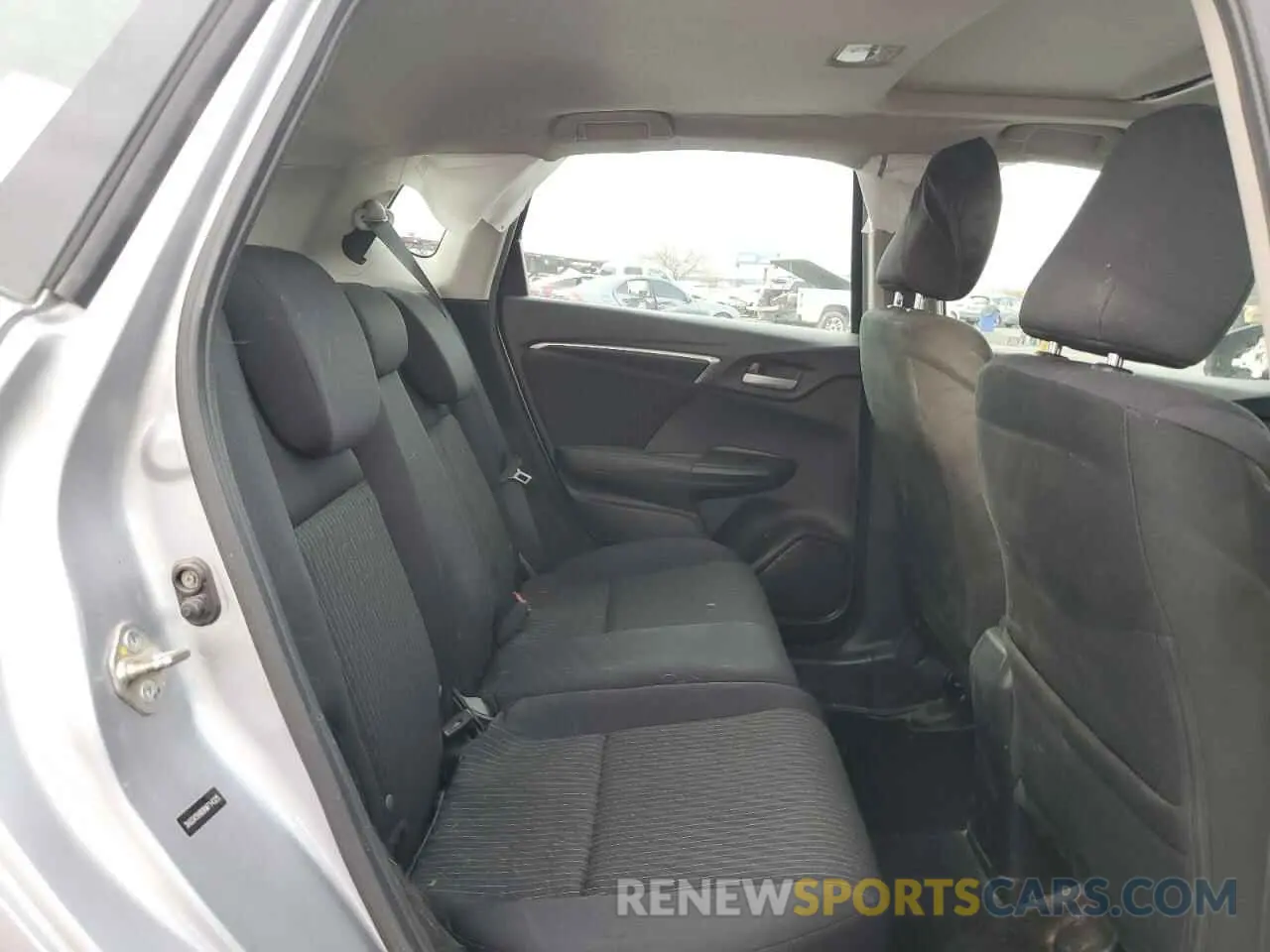 11 fotografías del automóvil dañado 3HGGK5H80KM714325 HONDA FIT 2019