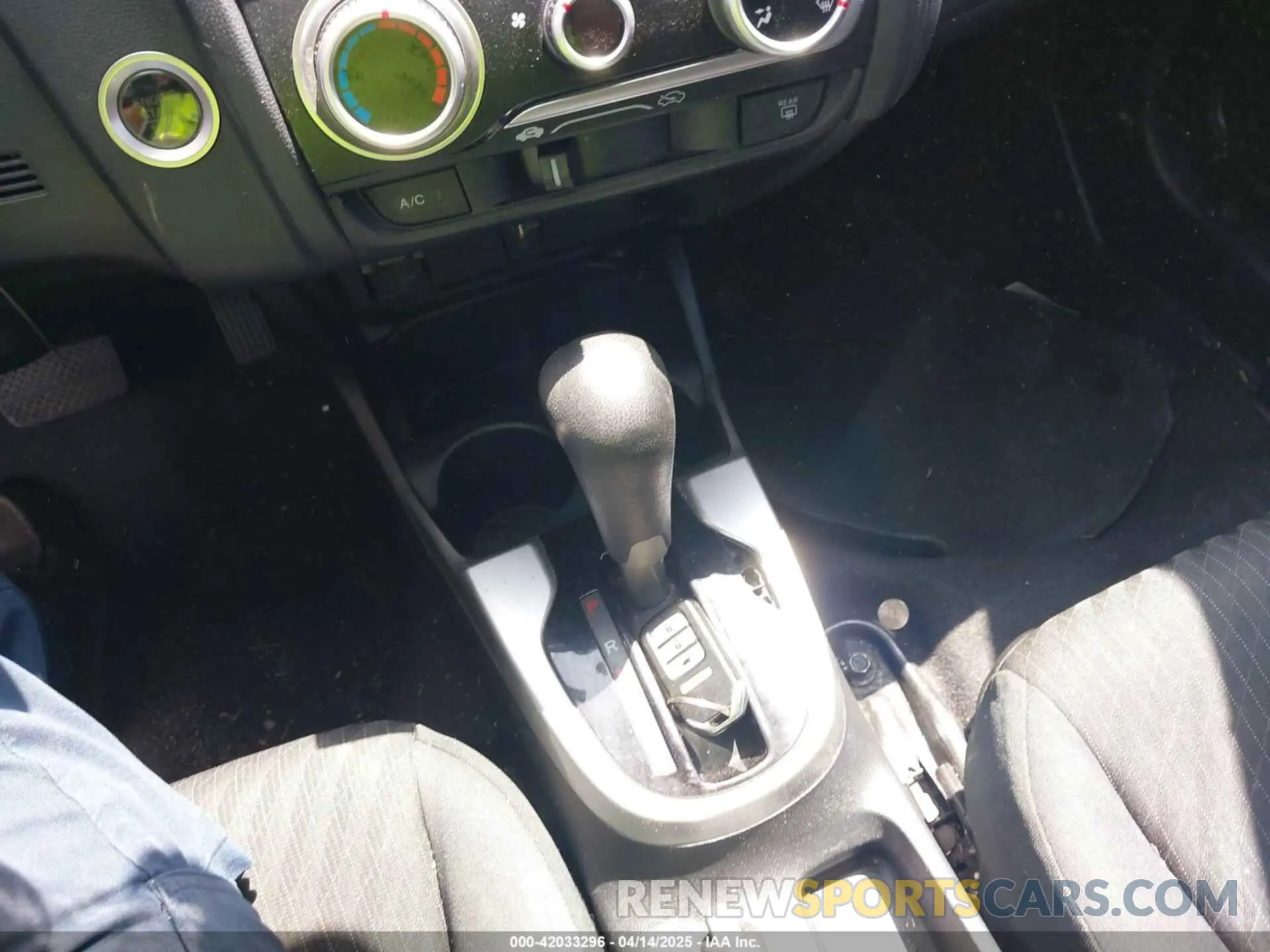 11 fotografías del automóvil dañado 3HGGK5H80KM715748 HONDA FIT 2019