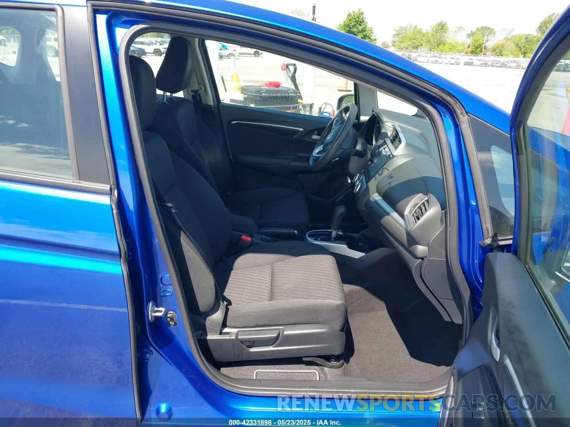 5 fotografías del automóvil dañado 3HGGK5H80KM748958 HONDA FIT 2019