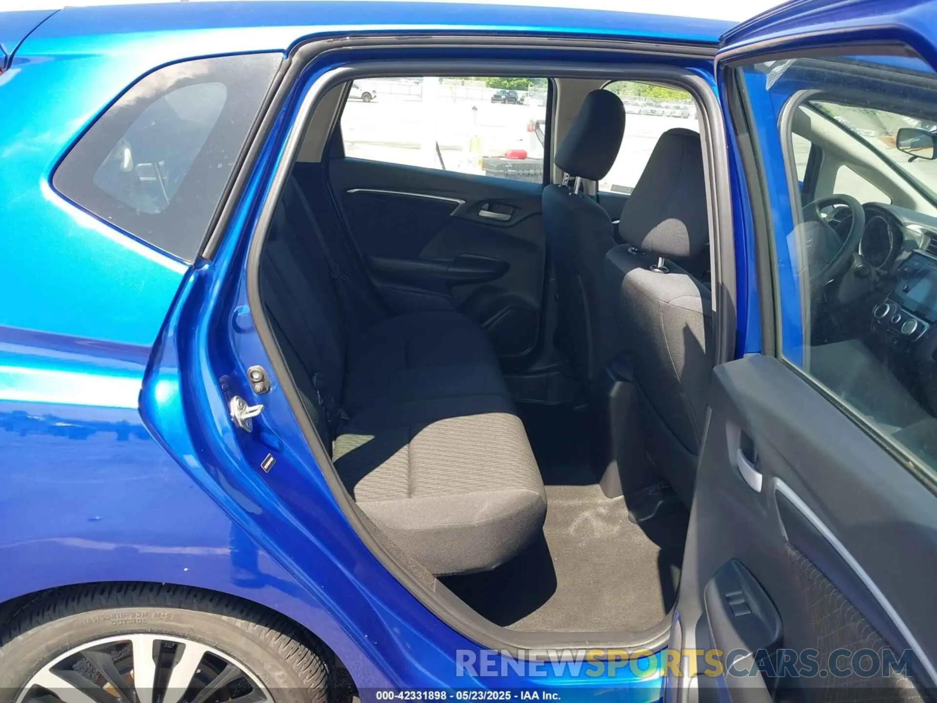 8 fotografías del automóvil dañado 3HGGK5H80KM748958 HONDA FIT 2019