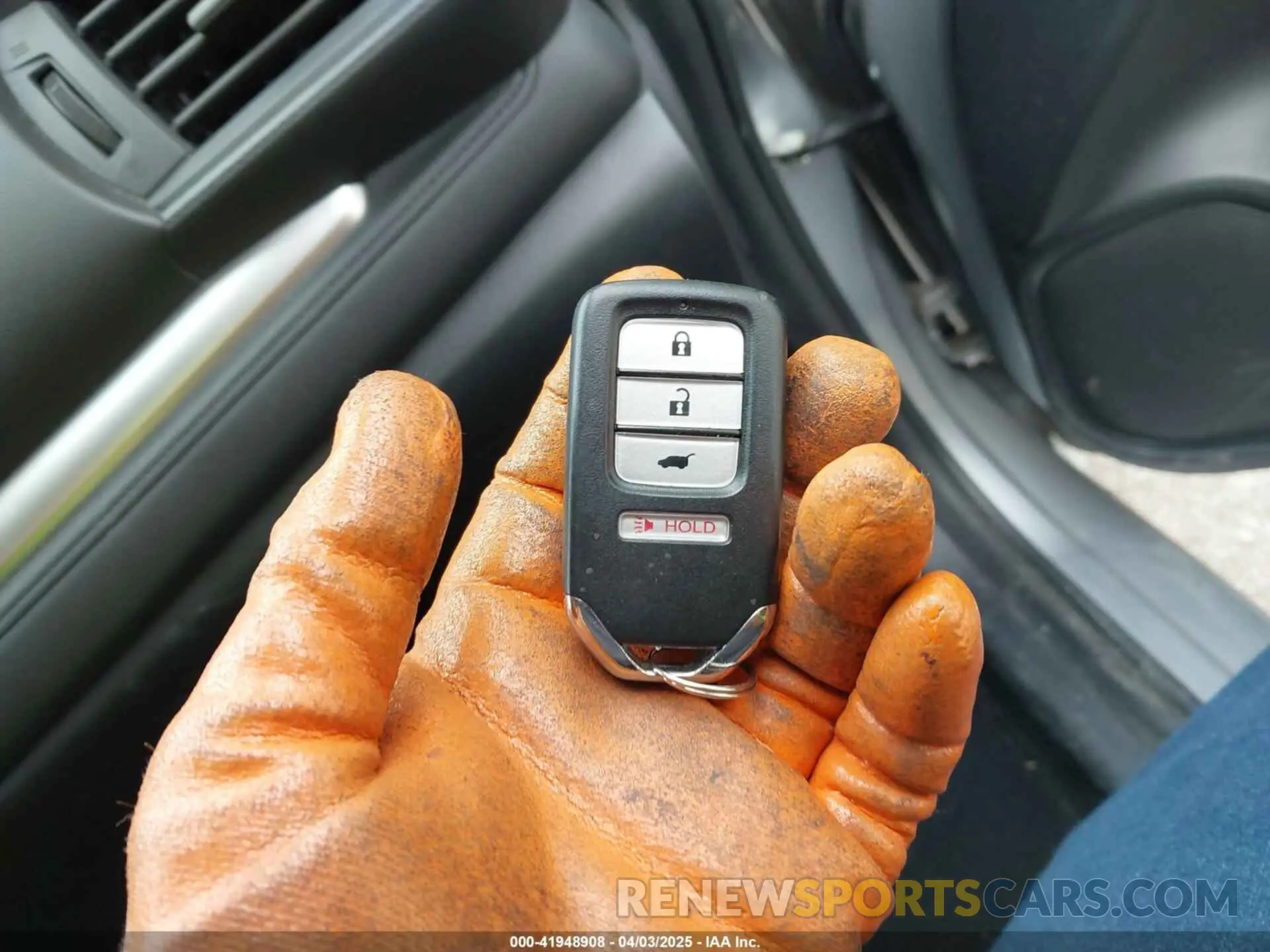 11 fotografías del automóvil dañado 3HGGK5H81KM707531 HONDA FIT 2019