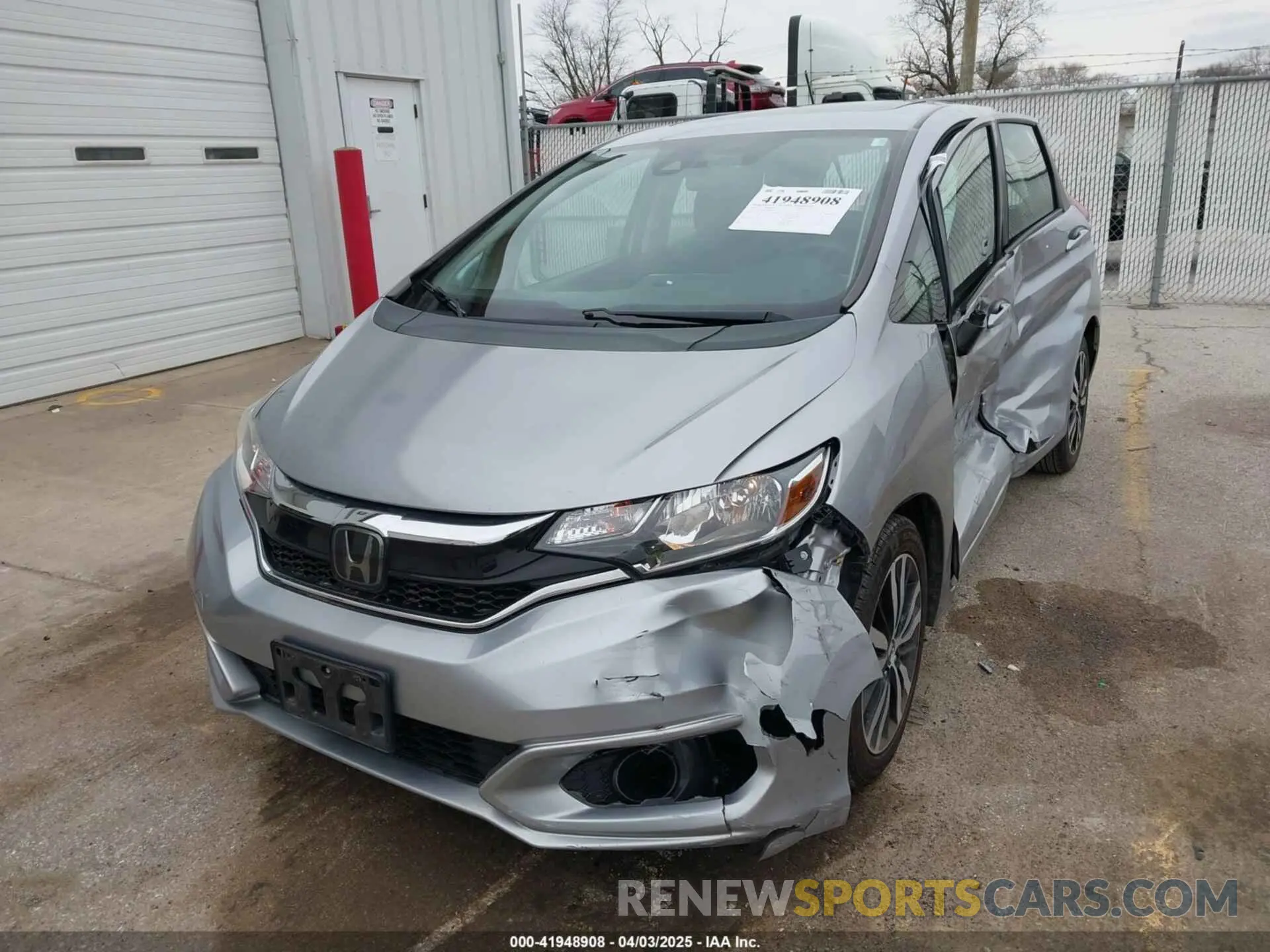 2 fotografías del automóvil dañado 3HGGK5H81KM707531 HONDA FIT 2019