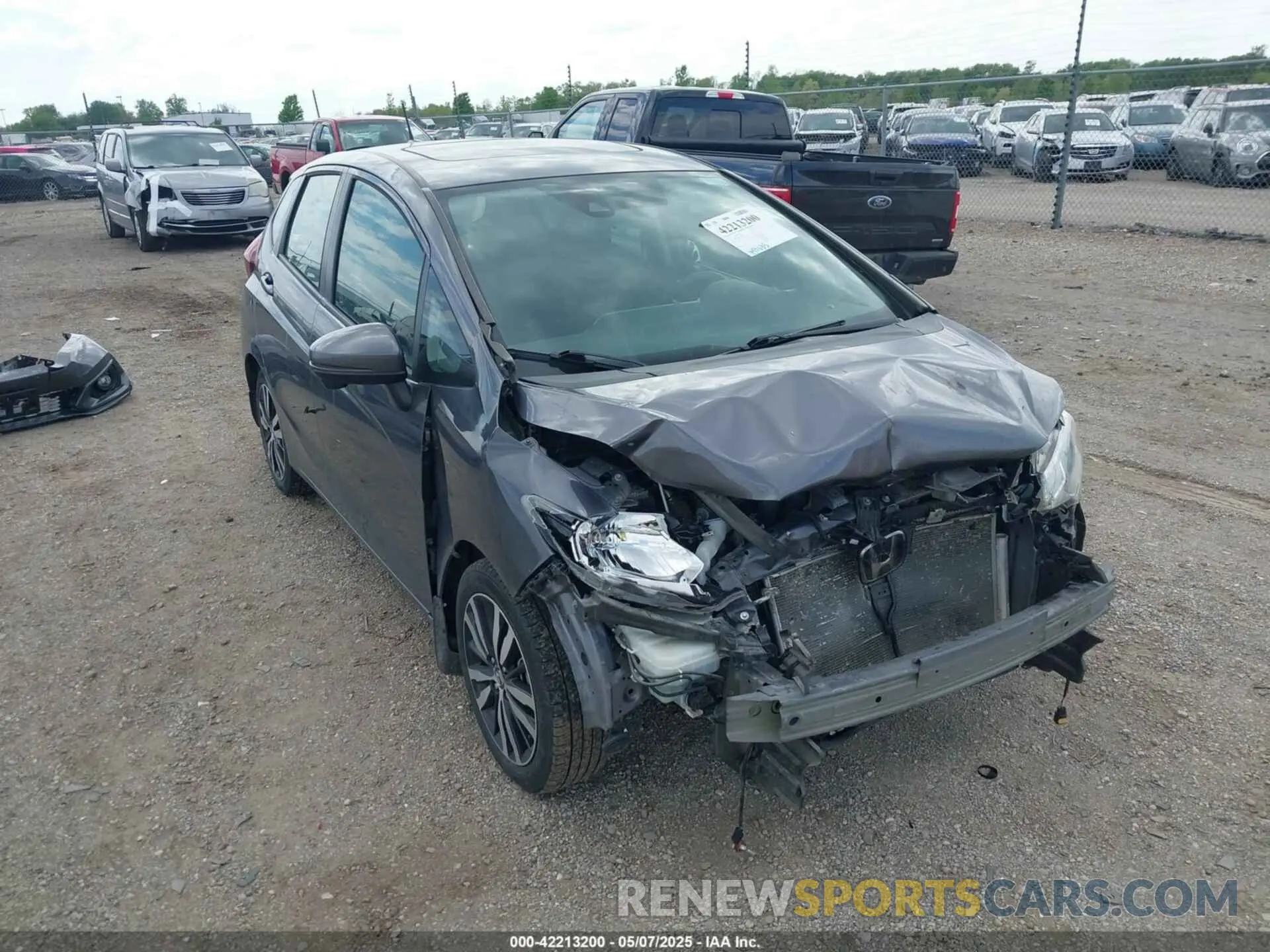 1 fotografías del automóvil dañado 3HGGK5H81KM742537 HONDA FIT 2019