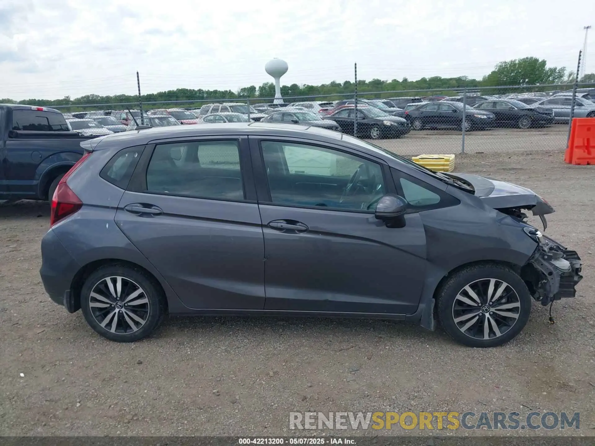14 fotografías del automóvil dañado 3HGGK5H81KM742537 HONDA FIT 2019