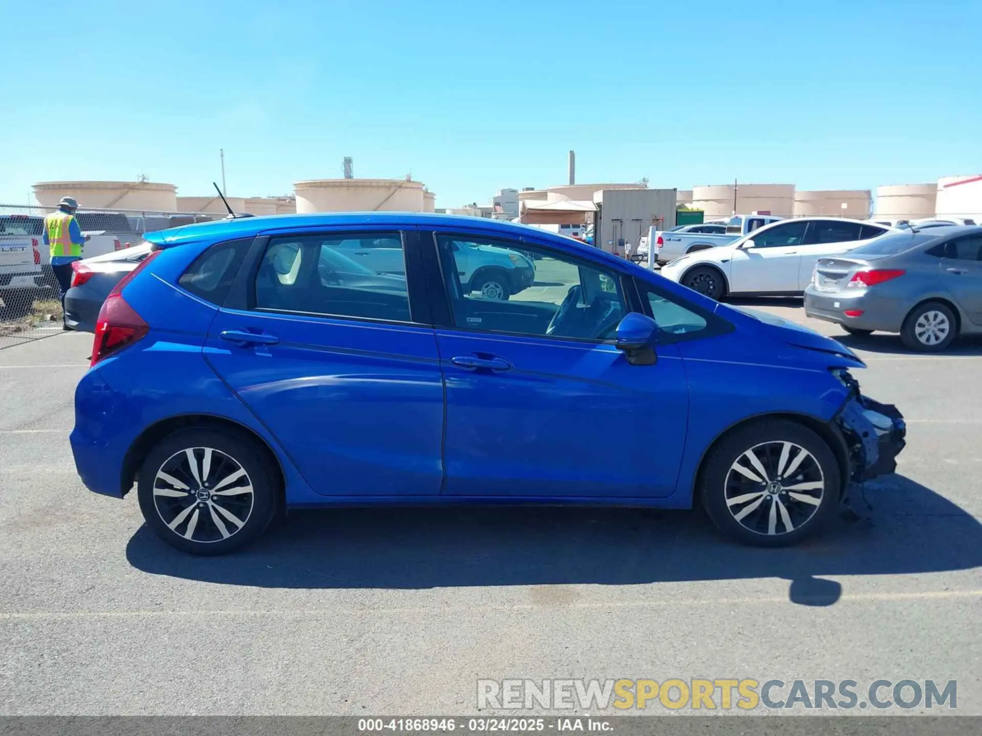 14 fotografías del automóvil dañado 3HGGK5H81KM743669 HONDA FIT 2019