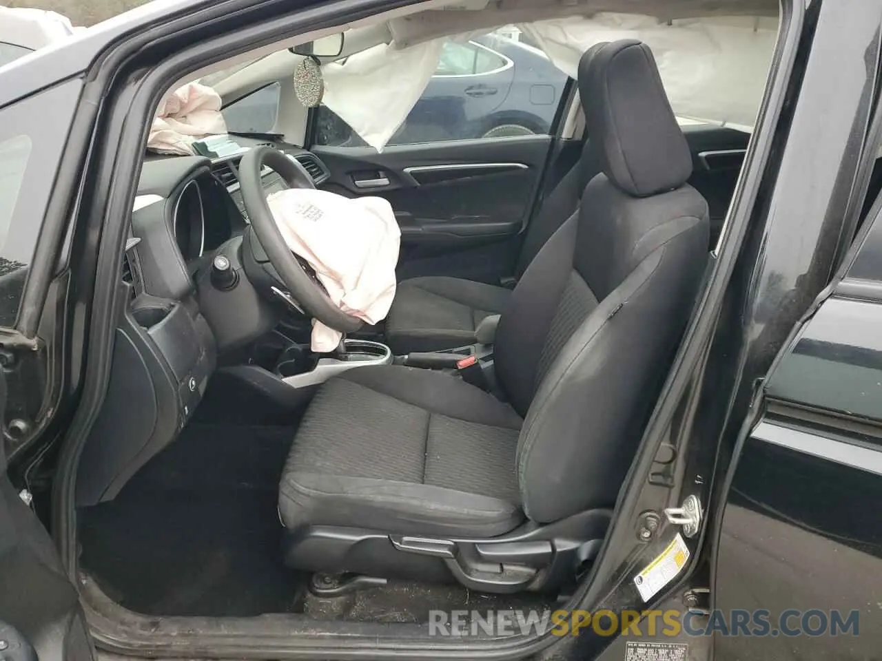 7 fotografías del automóvil dañado 3HGGK5H83KM711063 HONDA FIT 2019