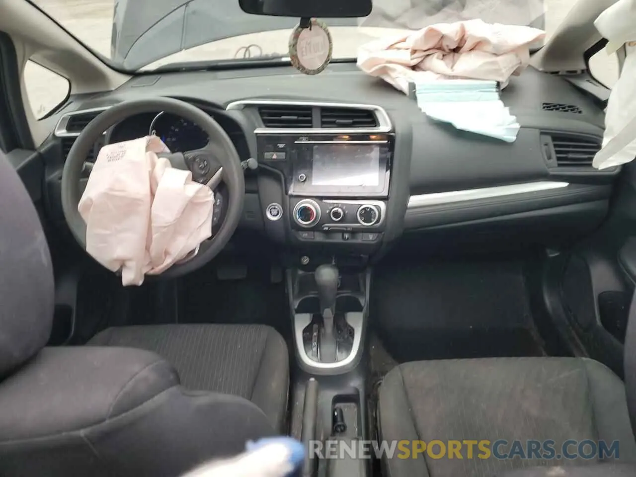 8 fotografías del automóvil dañado 3HGGK5H83KM711063 HONDA FIT 2019