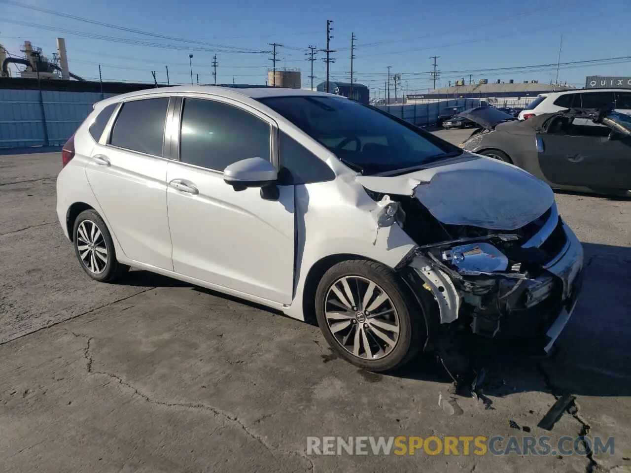 4 fotografías del automóvil dañado 3HGGK5H83KM737663 HONDA FIT 2019