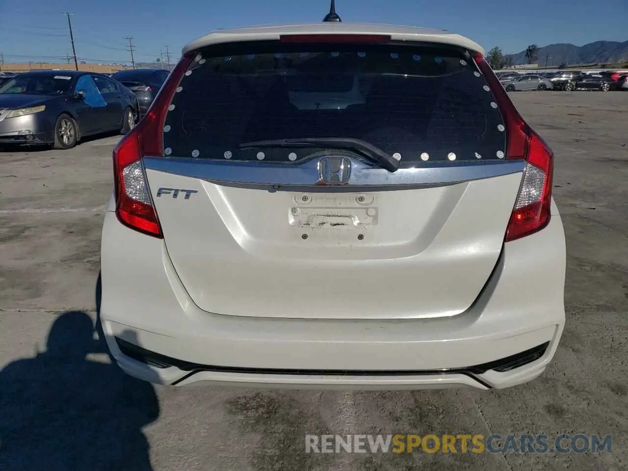 6 fotografías del automóvil dañado 3HGGK5H83KM737663 HONDA FIT 2019