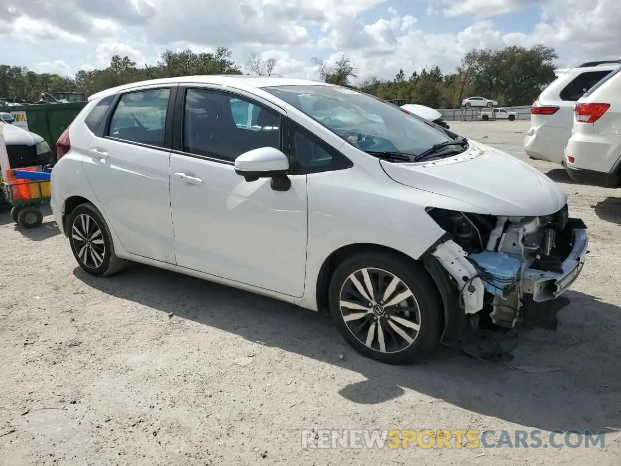 4 fotografías del automóvil dañado 3HGGK5H83KM744676 HONDA FIT 2019