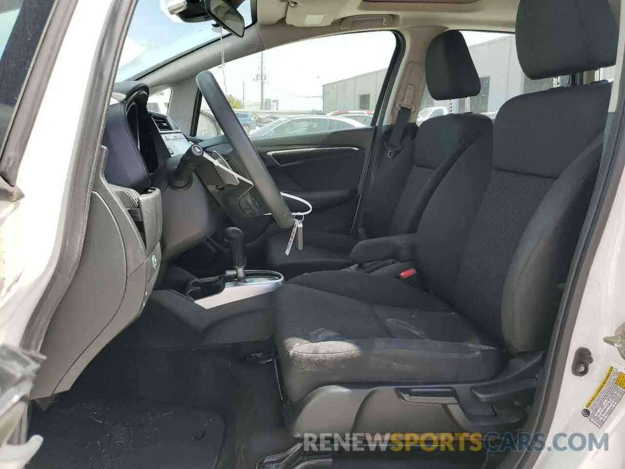 7 fotografías del automóvil dañado 3HGGK5H83KM744676 HONDA FIT 2019