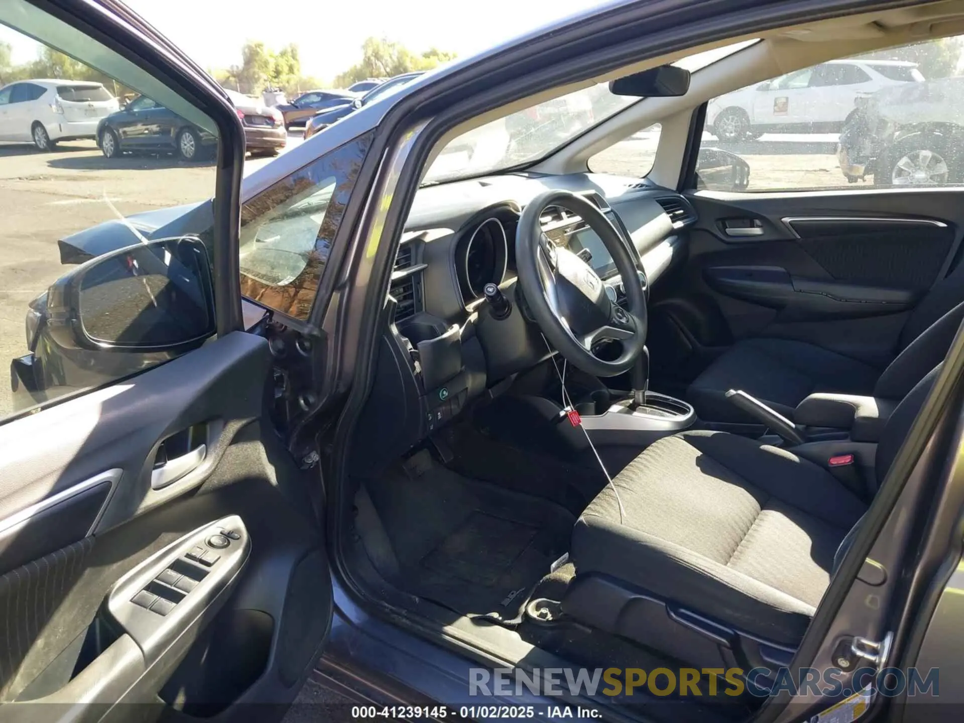 5 fotografías del automóvil dañado 3HGGK5H84KM719222 HONDA FIT 2019