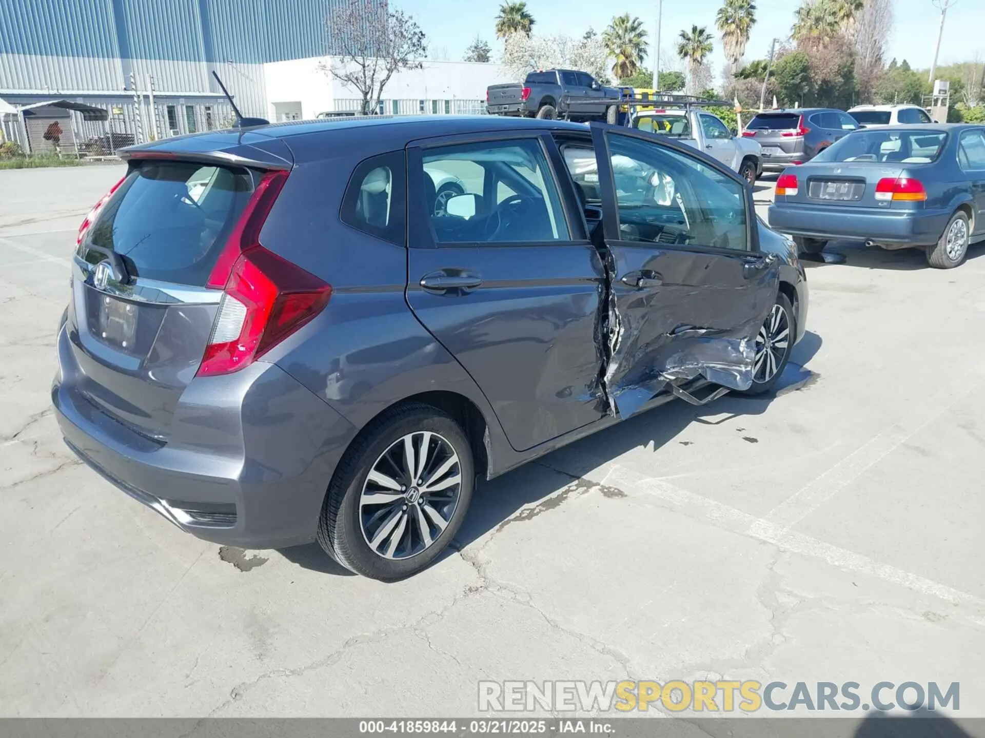 4 fotografías del automóvil dañado 3HGGK5H84KM742208 HONDA FIT 2019