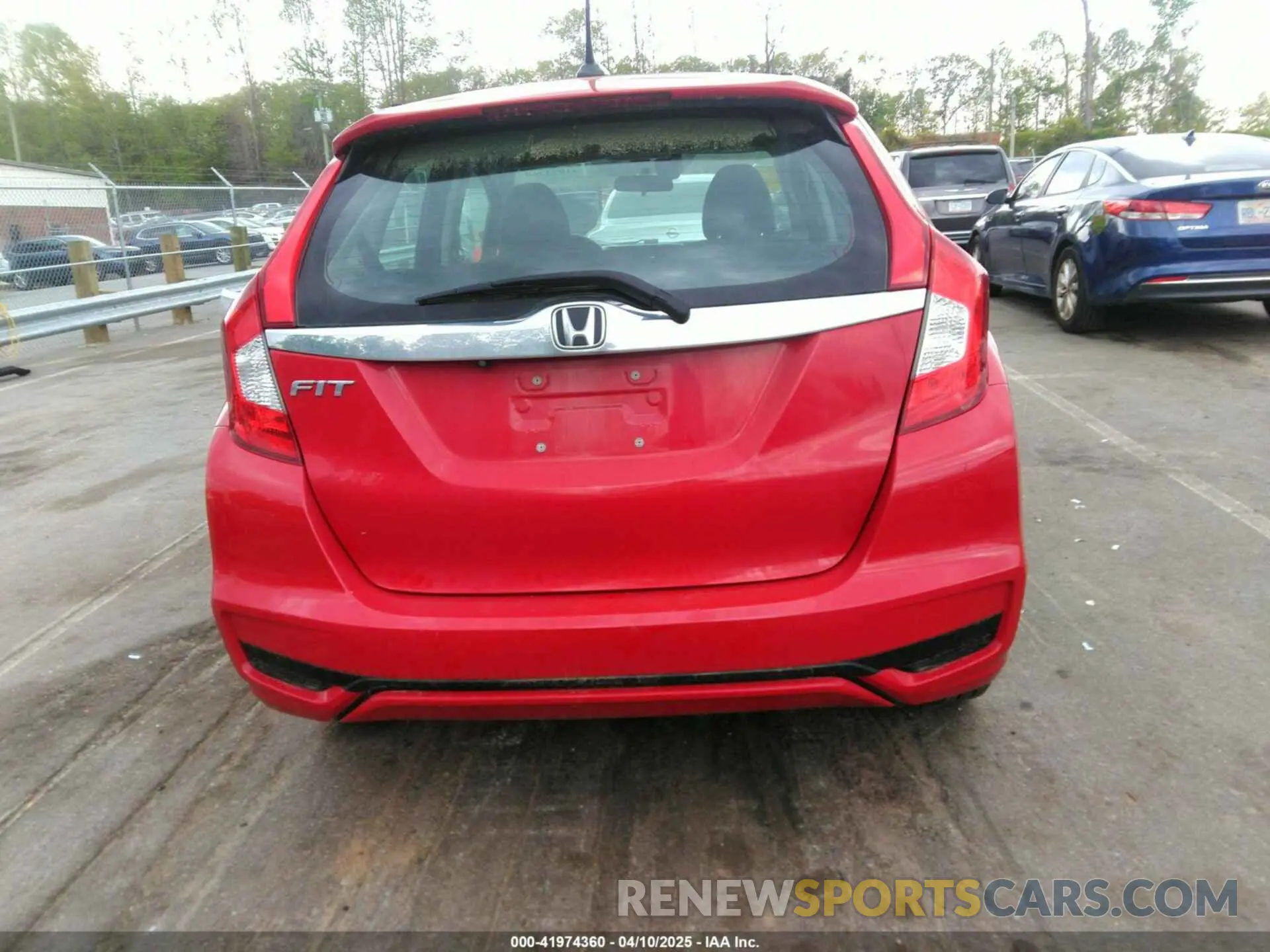 17 fotografías del automóvil dañado 3HGGK5H85KM717706 HONDA FIT 2019