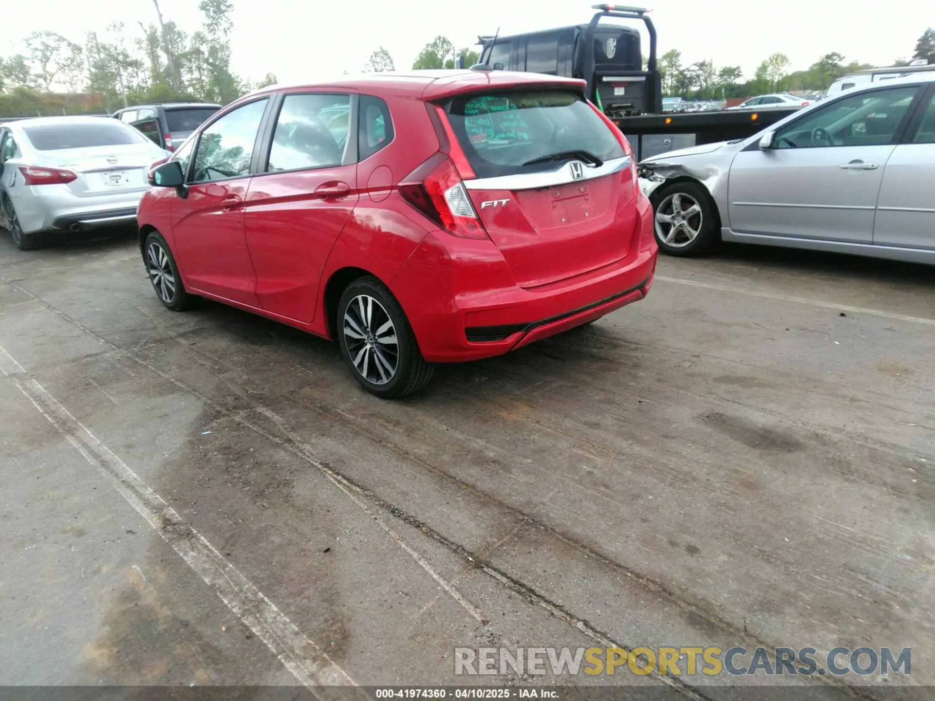 3 fotografías del automóvil dañado 3HGGK5H85KM717706 HONDA FIT 2019