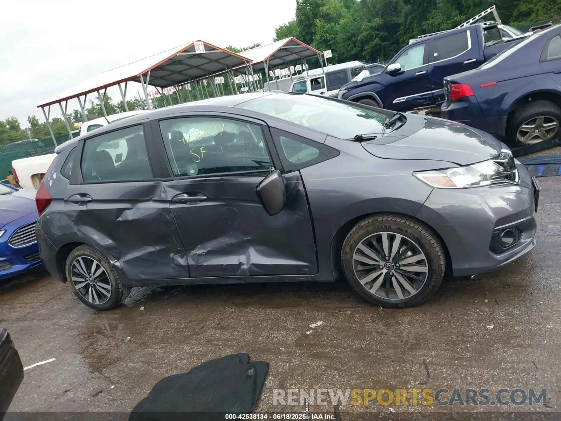 13 fotografías del automóvil dañado 3HGGK5H85KM748308 HONDA FIT 2019