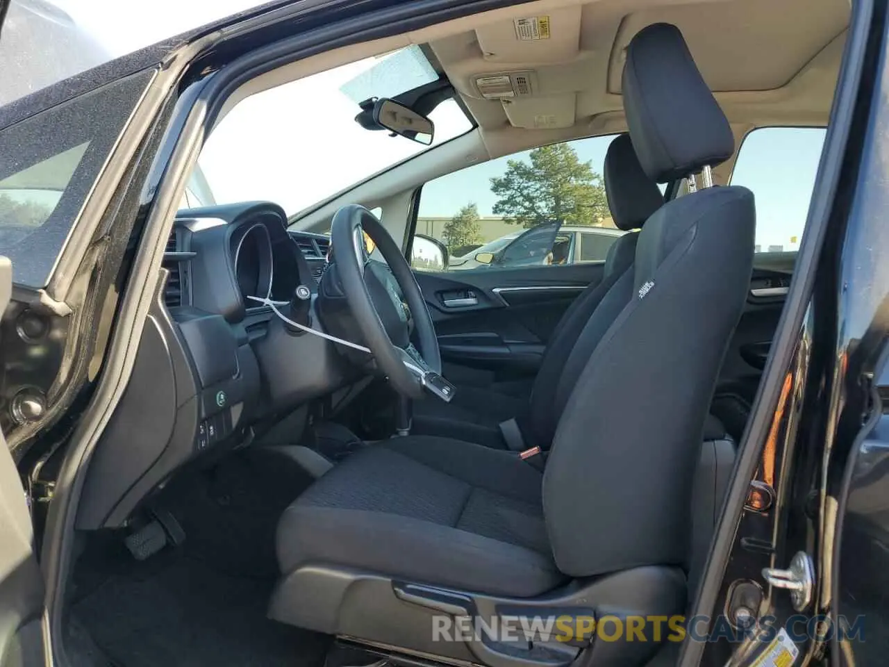7 fotografías del automóvil dañado 3HGGK5H86KM721621 HONDA FIT 2019