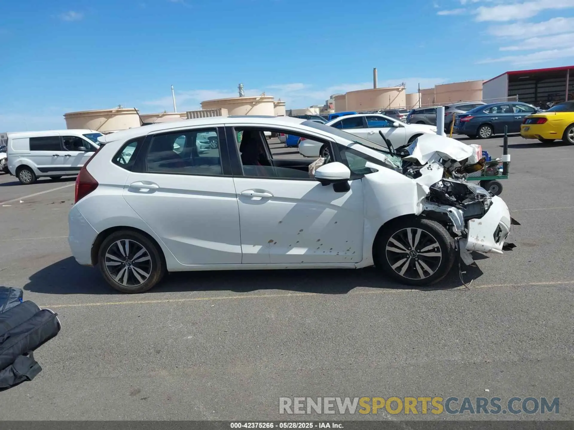 12 fotografías del automóvil dañado 3HGGK5H86KM745207 HONDA FIT 2019