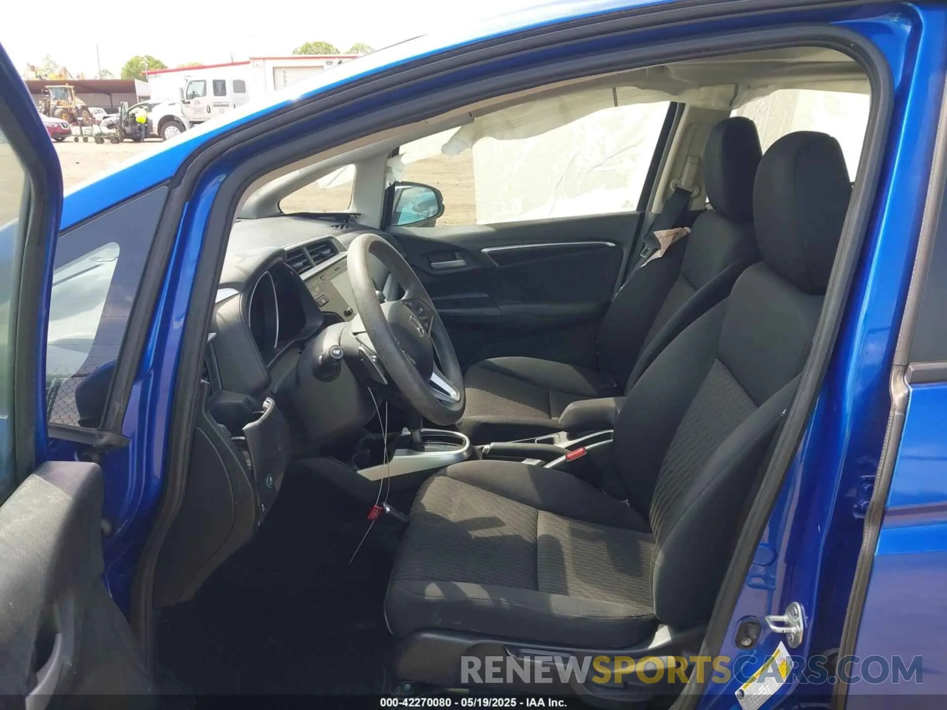 5 fotografías del automóvil dañado 3HGGK5H86KM750391 HONDA FIT 2019