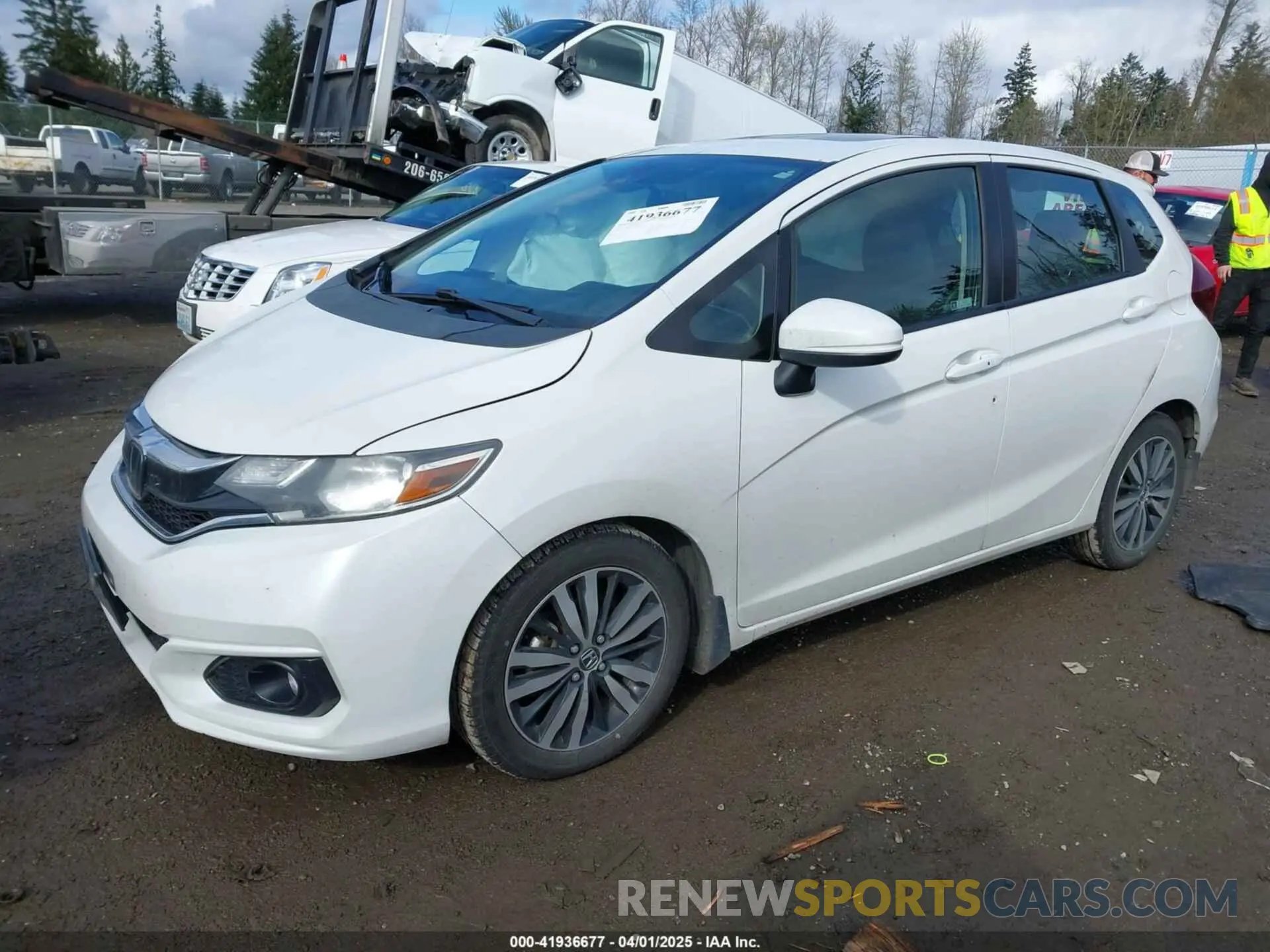 2 fotografías del automóvil dañado 3HGGK5H88KM716257 HONDA FIT 2019