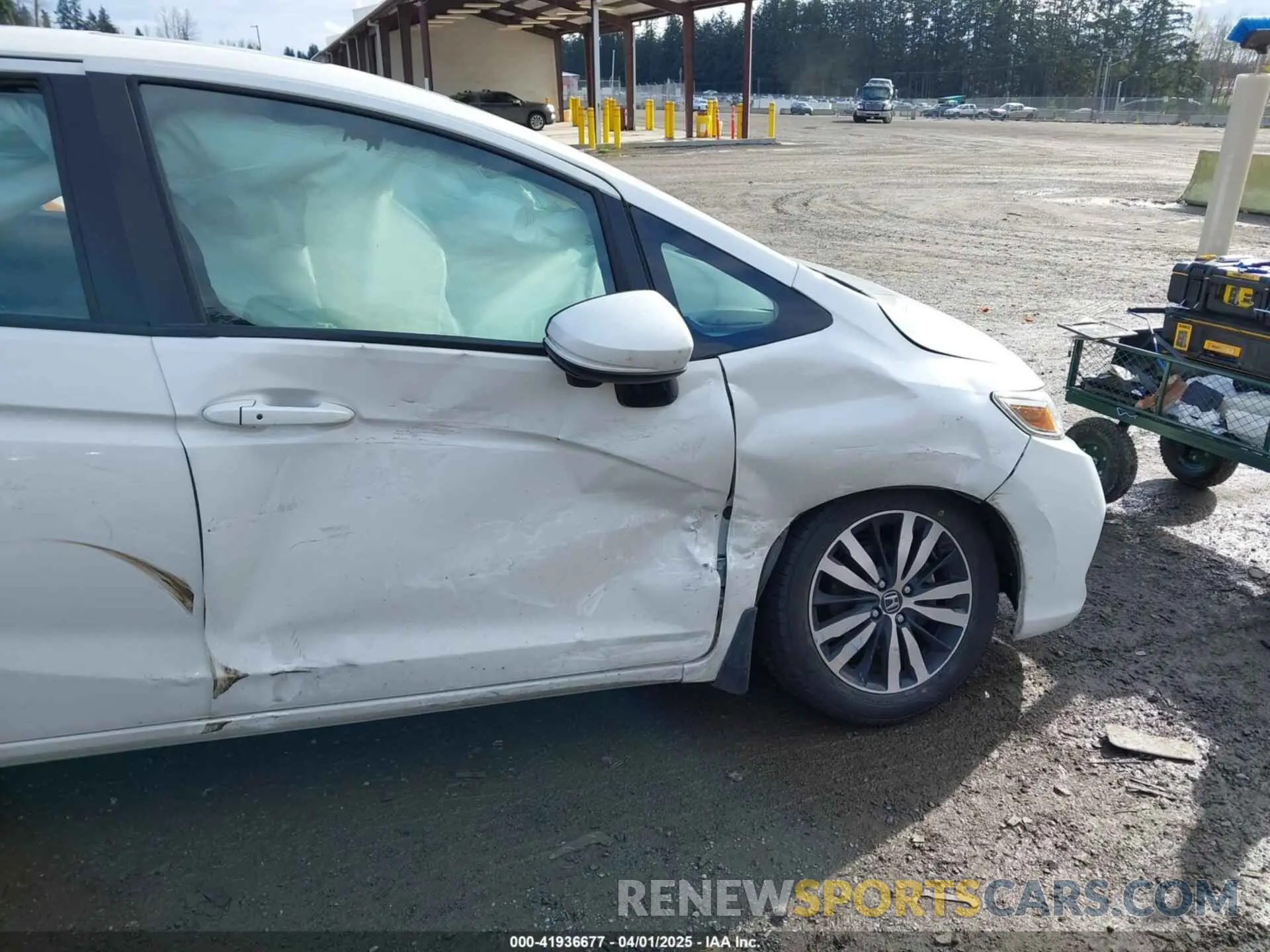 6 fotografías del automóvil dañado 3HGGK5H88KM716257 HONDA FIT 2019