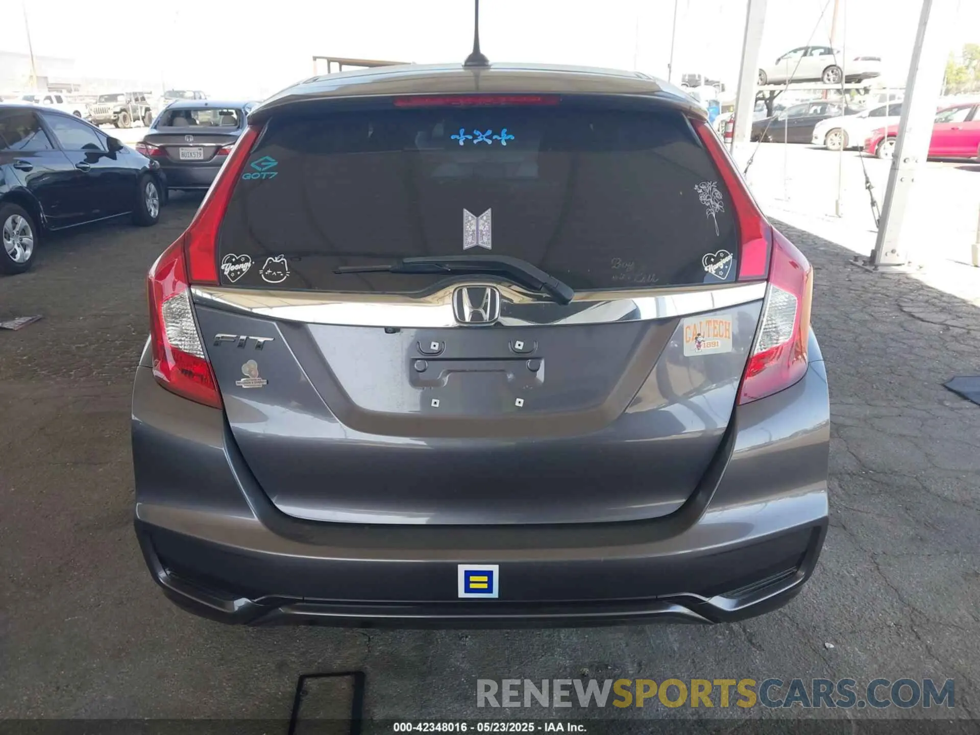 16 fotografías del automóvil dañado 3HGGK5H88KM719594 HONDA FIT 2019