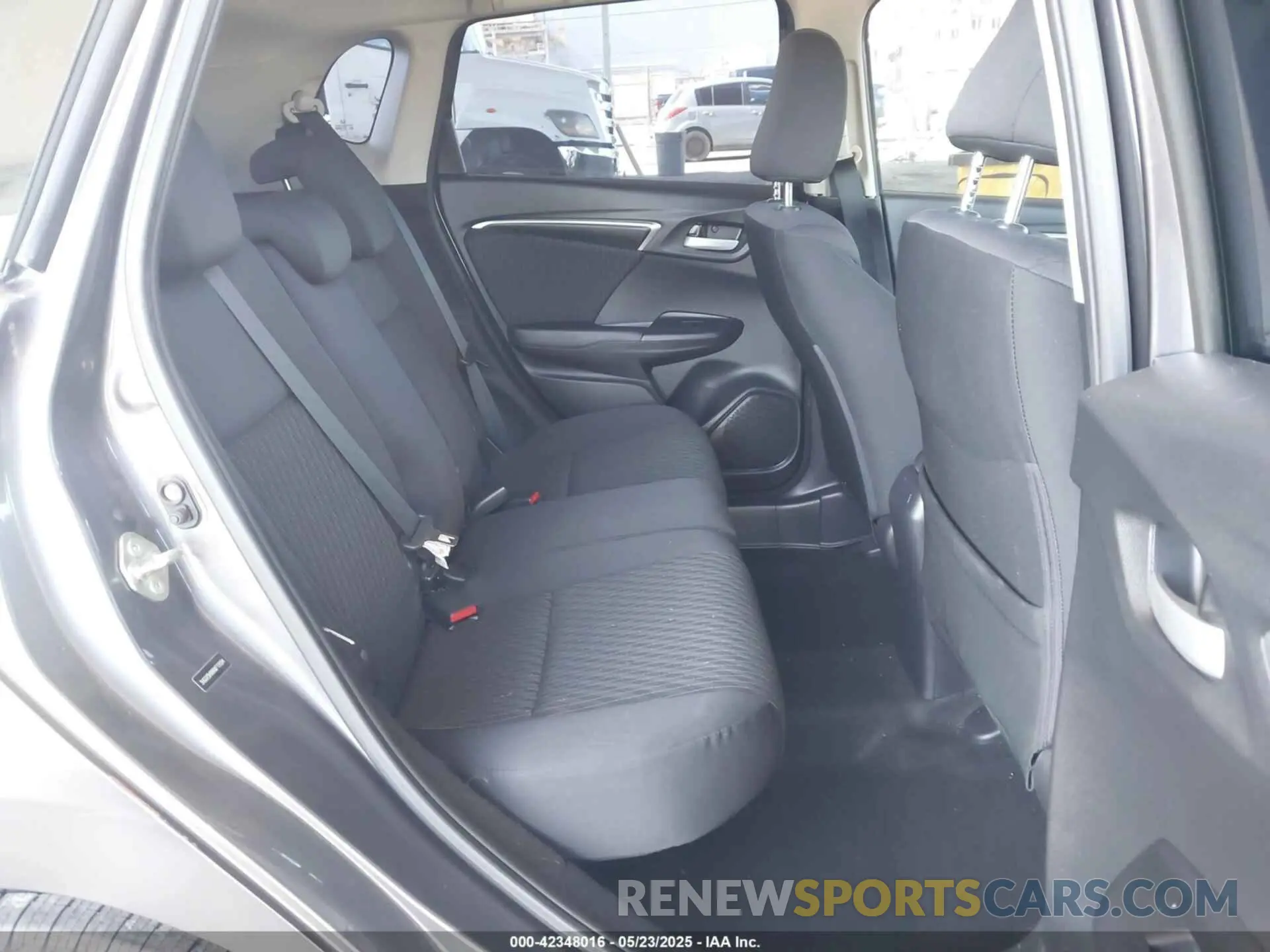 8 fotografías del automóvil dañado 3HGGK5H88KM719594 HONDA FIT 2019