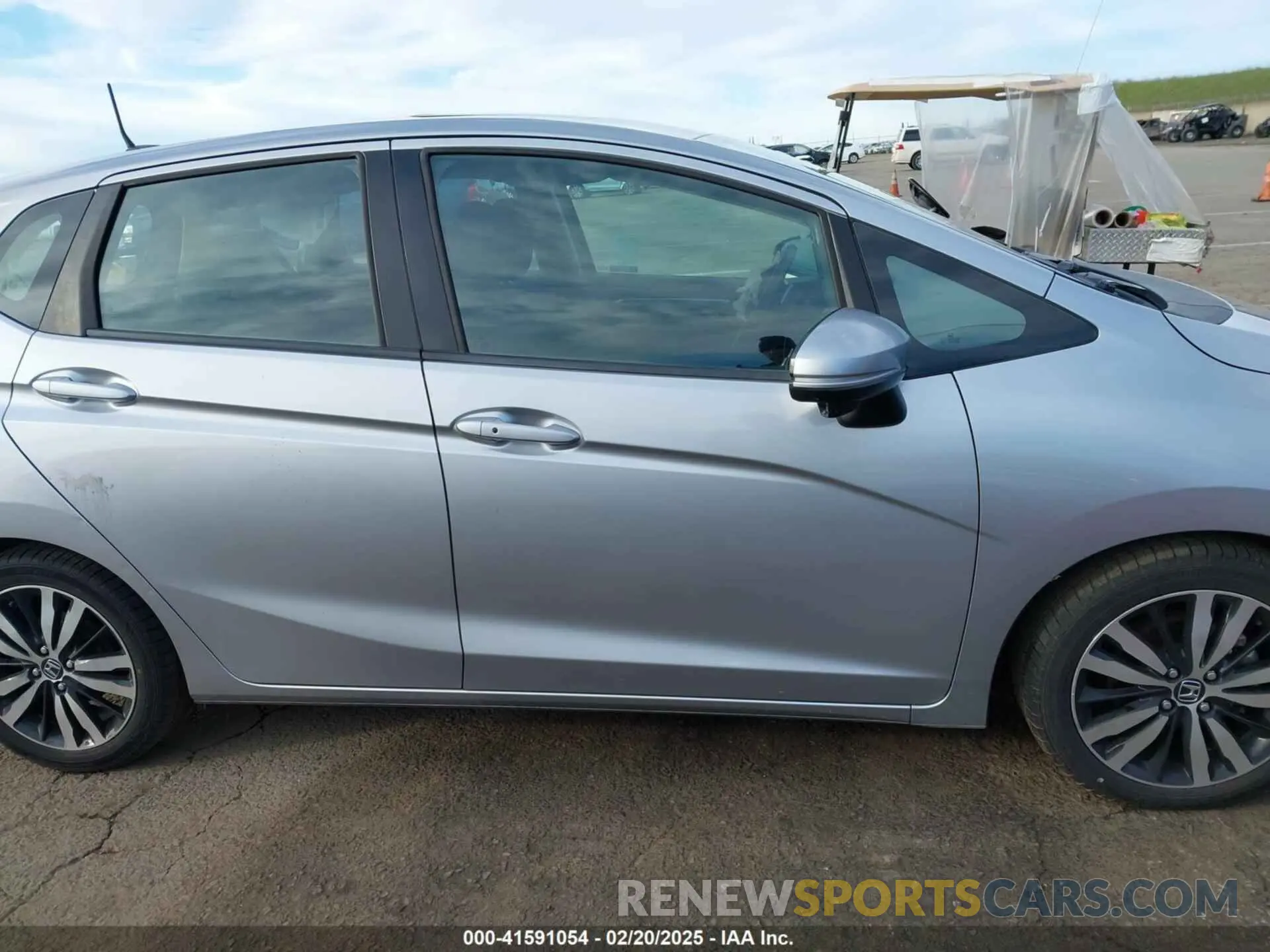 14 fotografías del automóvil dañado 3HGGK5H88KM743636 HONDA FIT 2019