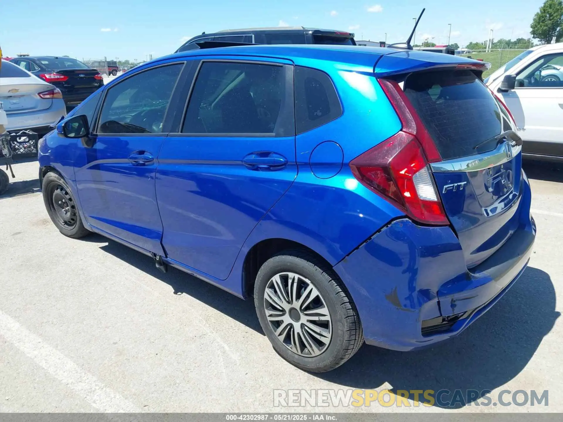 3 fotografías del automóvil dañado 3HGGK5H89KM753110 HONDA FIT 2019