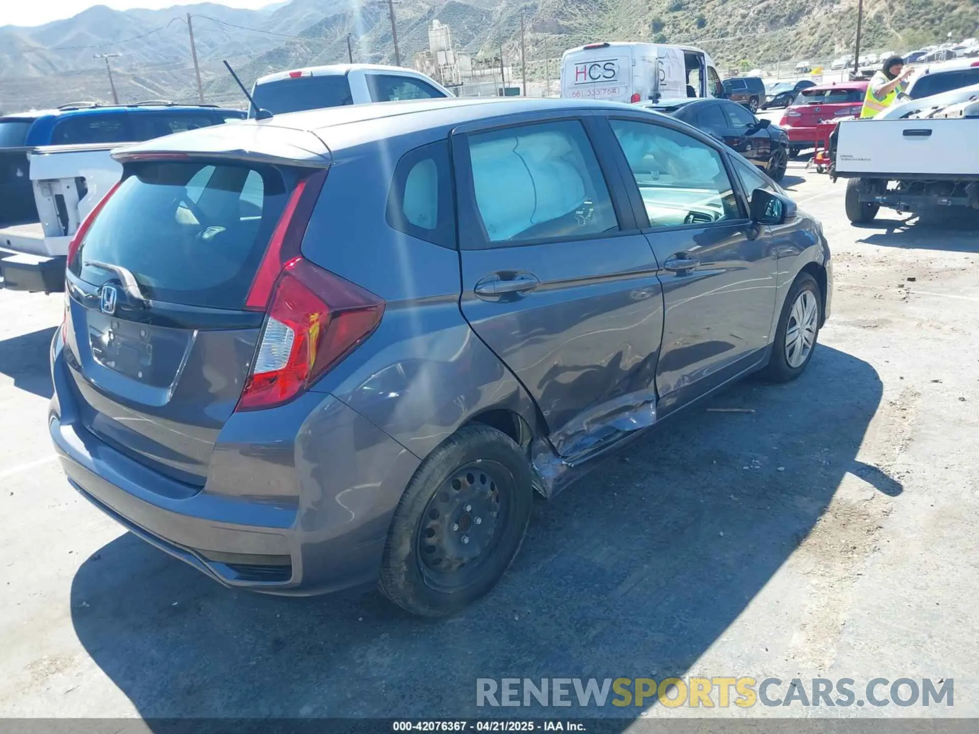 4 fotografías del automóvil dañado 3HGGK5H40LM707356 HONDA FIT 2020