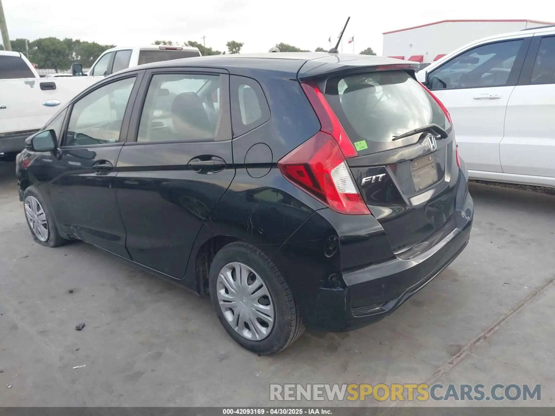 3 fotografías del automóvil dañado 3HGGK5H40LM717305 HONDA FIT 2020
