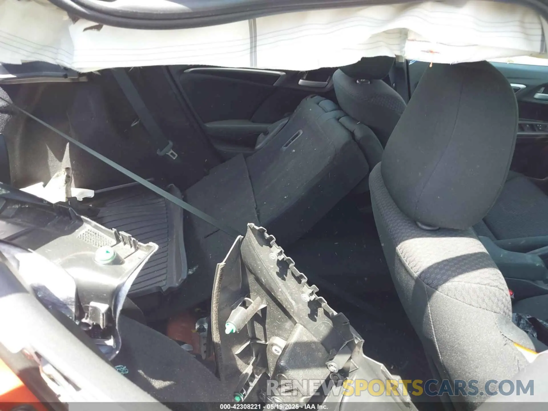 8 fotografías del automóvil dañado 3HGGK5H42LM727687 HONDA FIT 2020