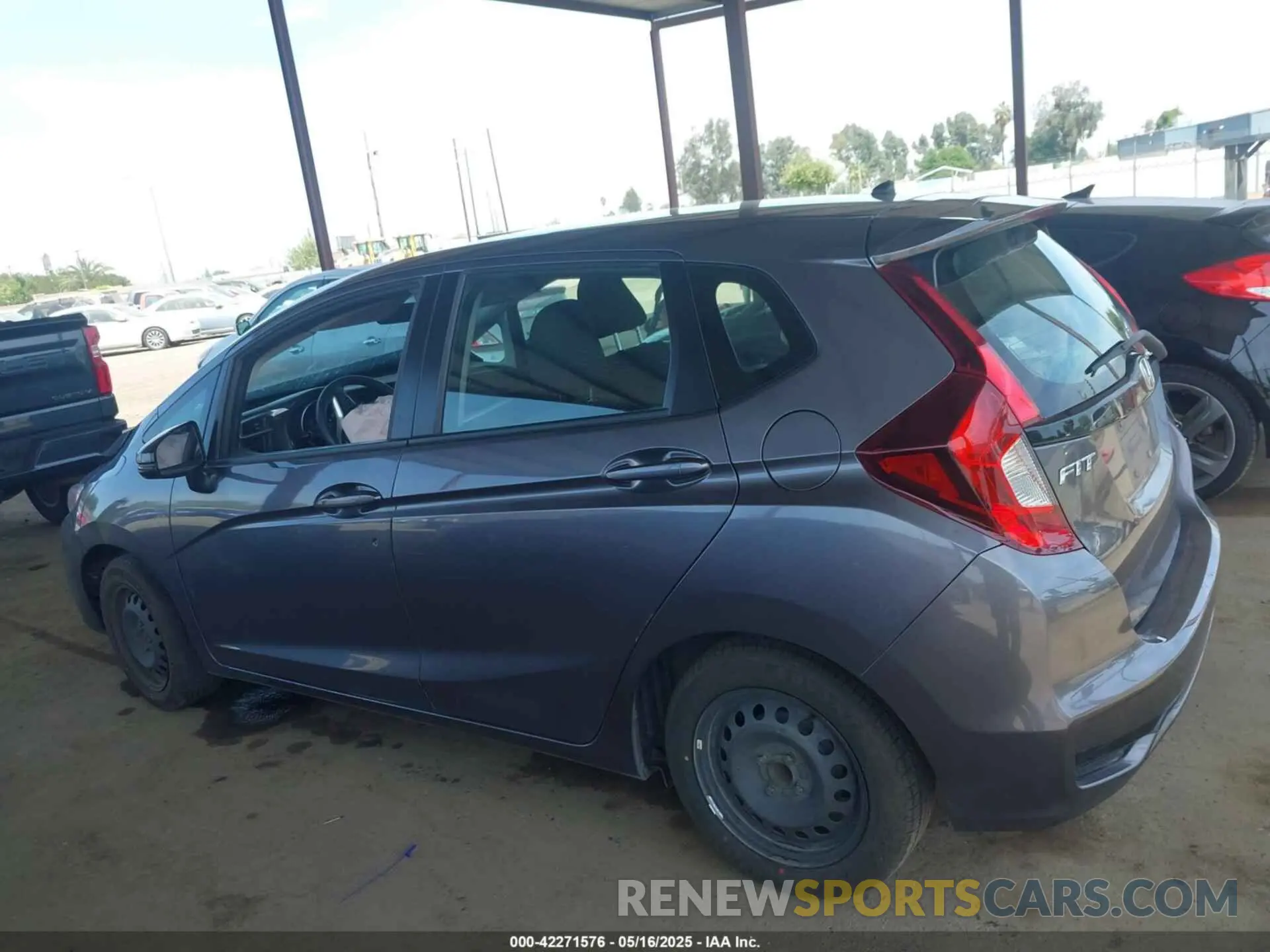 14 fotografías del automóvil dañado 3HGGK5H42LM728368 HONDA FIT 2020