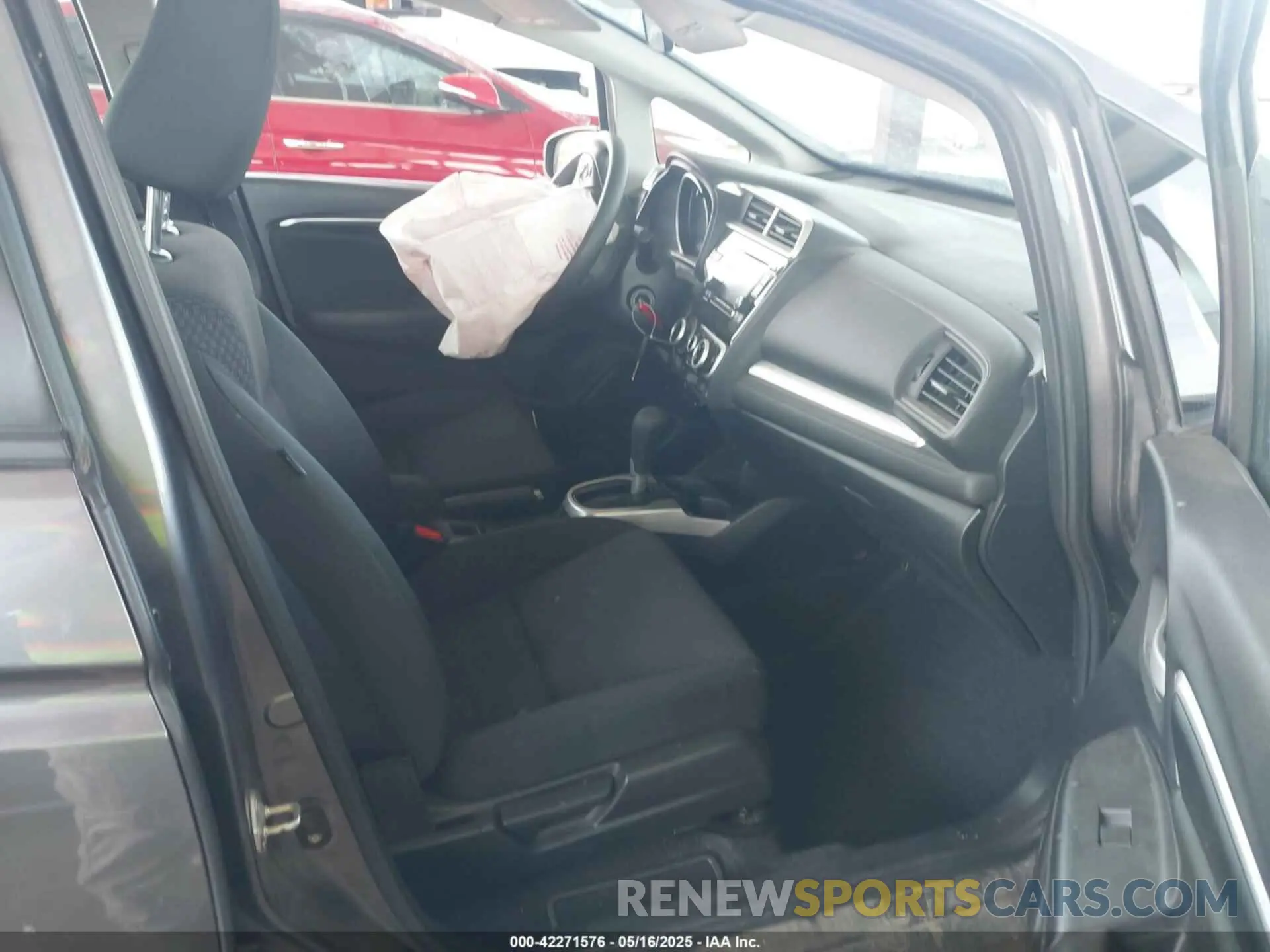 5 fotografías del automóvil dañado 3HGGK5H42LM728368 HONDA FIT 2020
