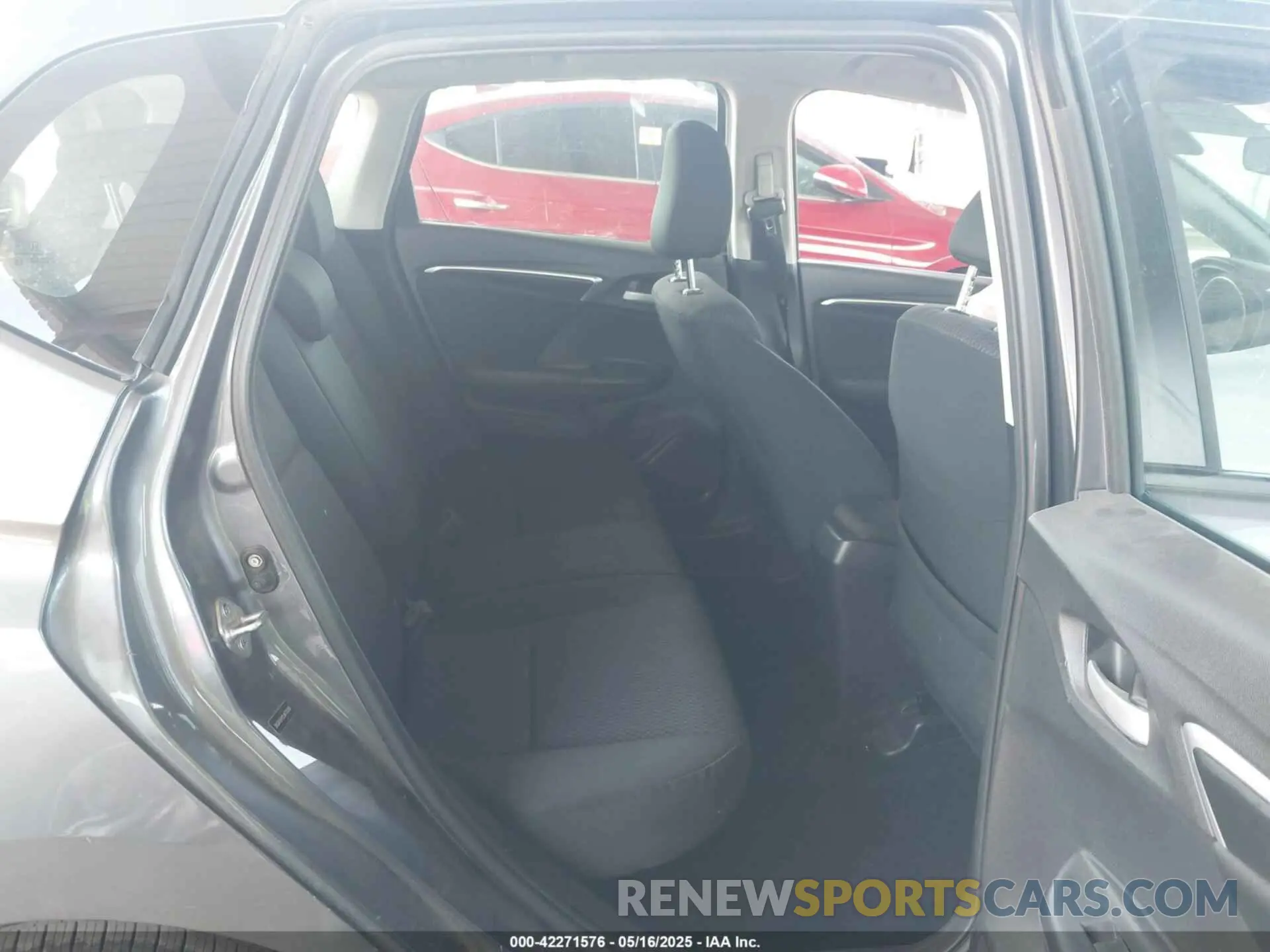8 fotografías del automóvil dañado 3HGGK5H42LM728368 HONDA FIT 2020