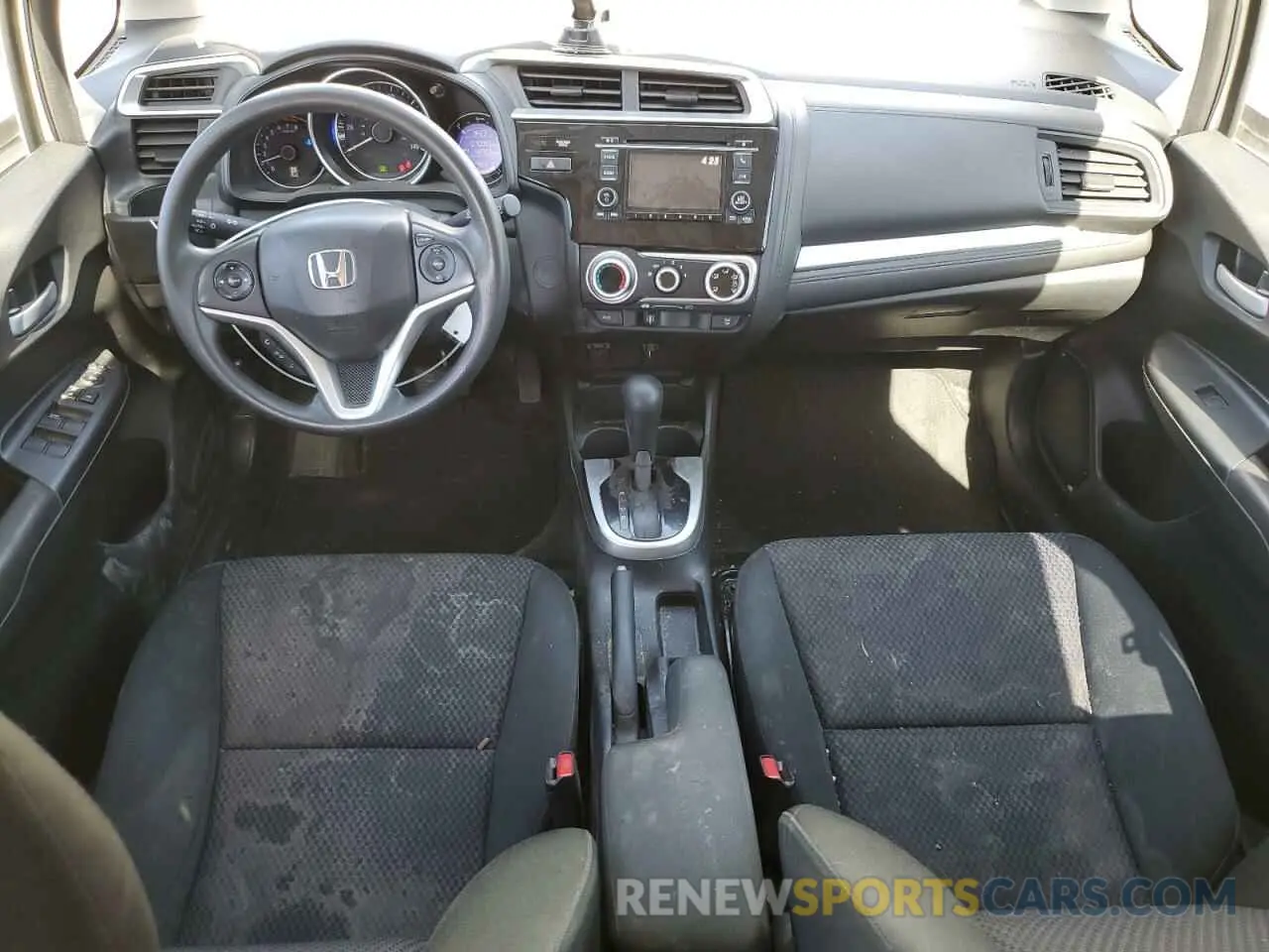 8 fotografías del automóvil dañado 3HGGK5H46LM709984 HONDA FIT 2020