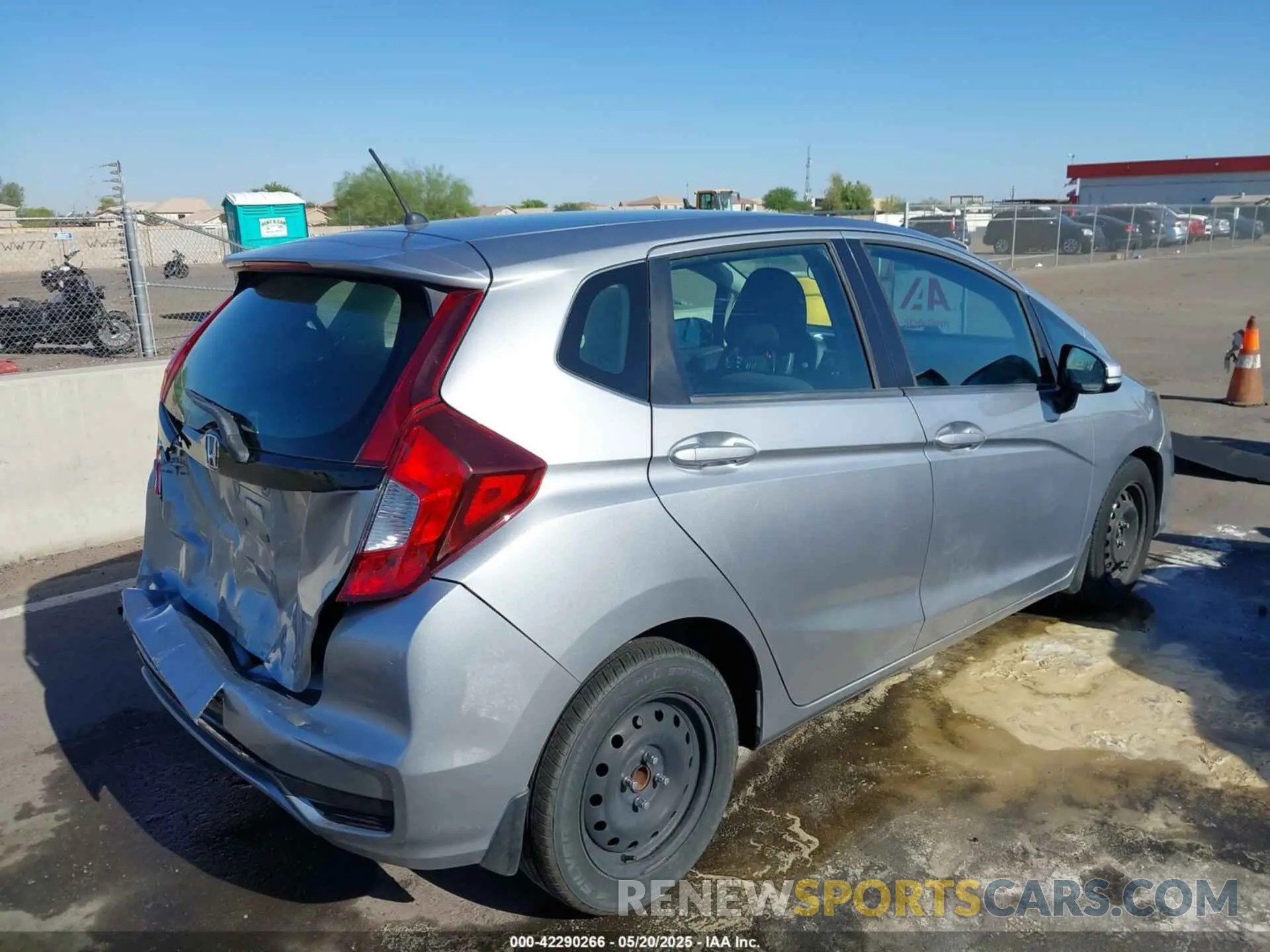 4 fotografías del automóvil dañado 3HGGK5H48LM700879 HONDA FIT 2020