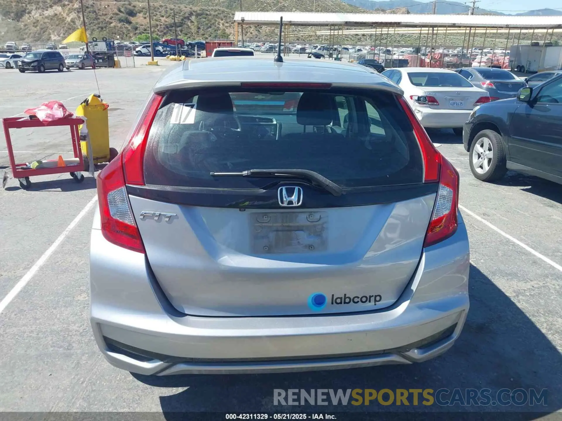16 fotografías del automóvil dañado 3HGGK5H48LM730268 HONDA FIT 2020