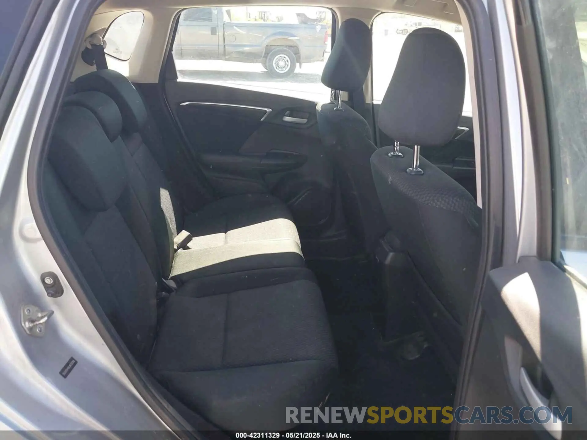 8 fotografías del automóvil dañado 3HGGK5H48LM730268 HONDA FIT 2020
