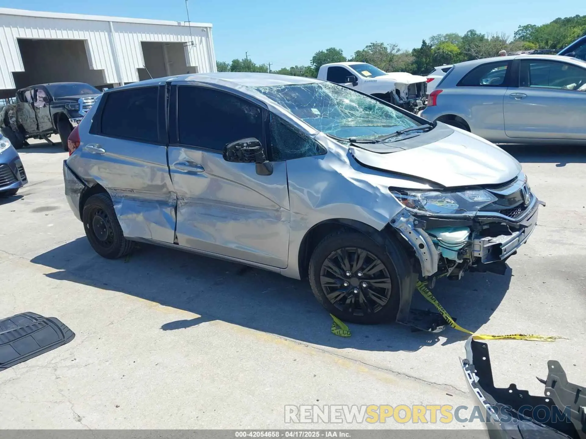 12 fotografías del automóvil dañado 3HGGK5H48LM732408 HONDA FIT 2020