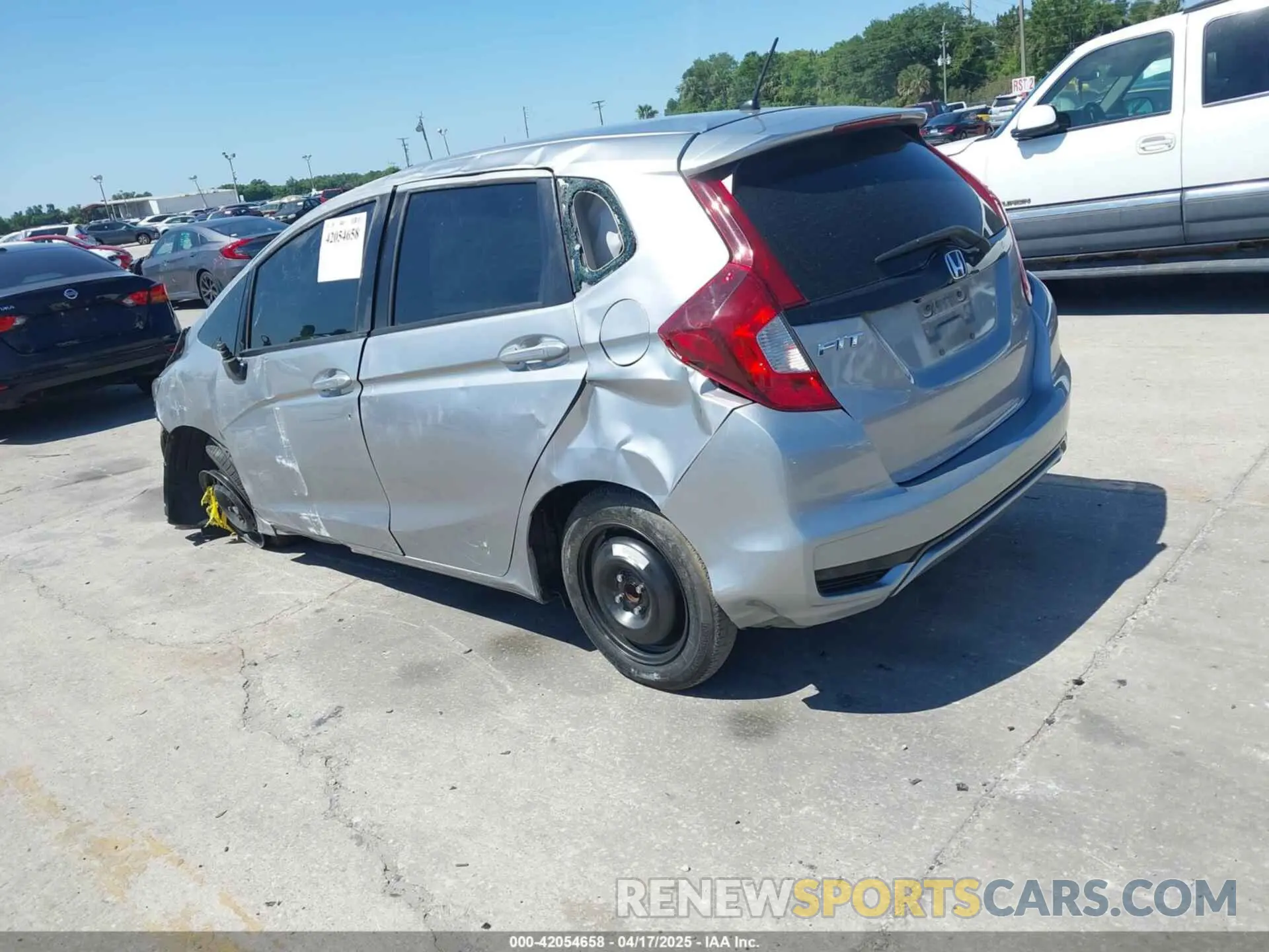 13 fotografías del automóvil dañado 3HGGK5H48LM732408 HONDA FIT 2020