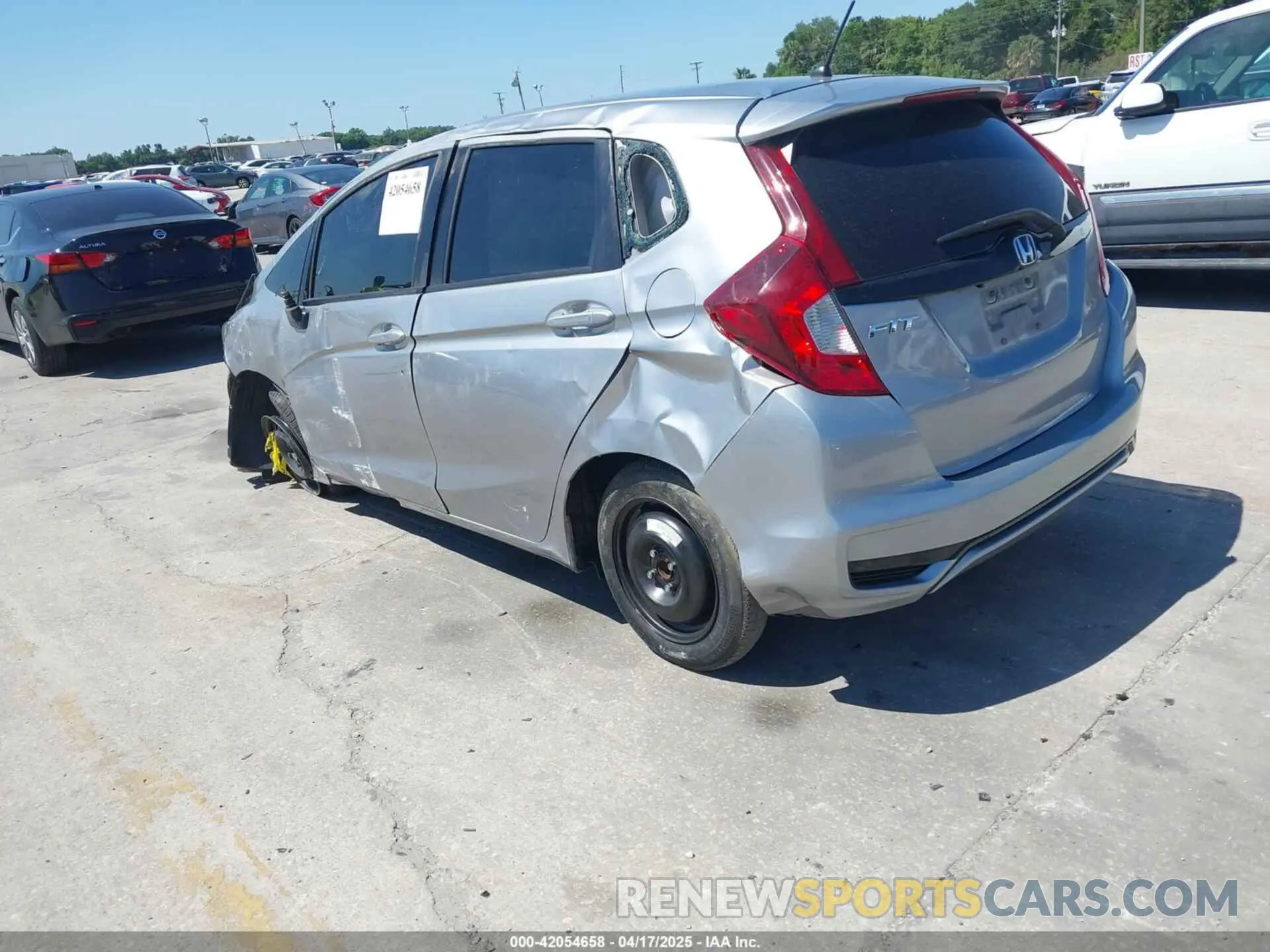 3 fotografías del automóvil dañado 3HGGK5H48LM732408 HONDA FIT 2020