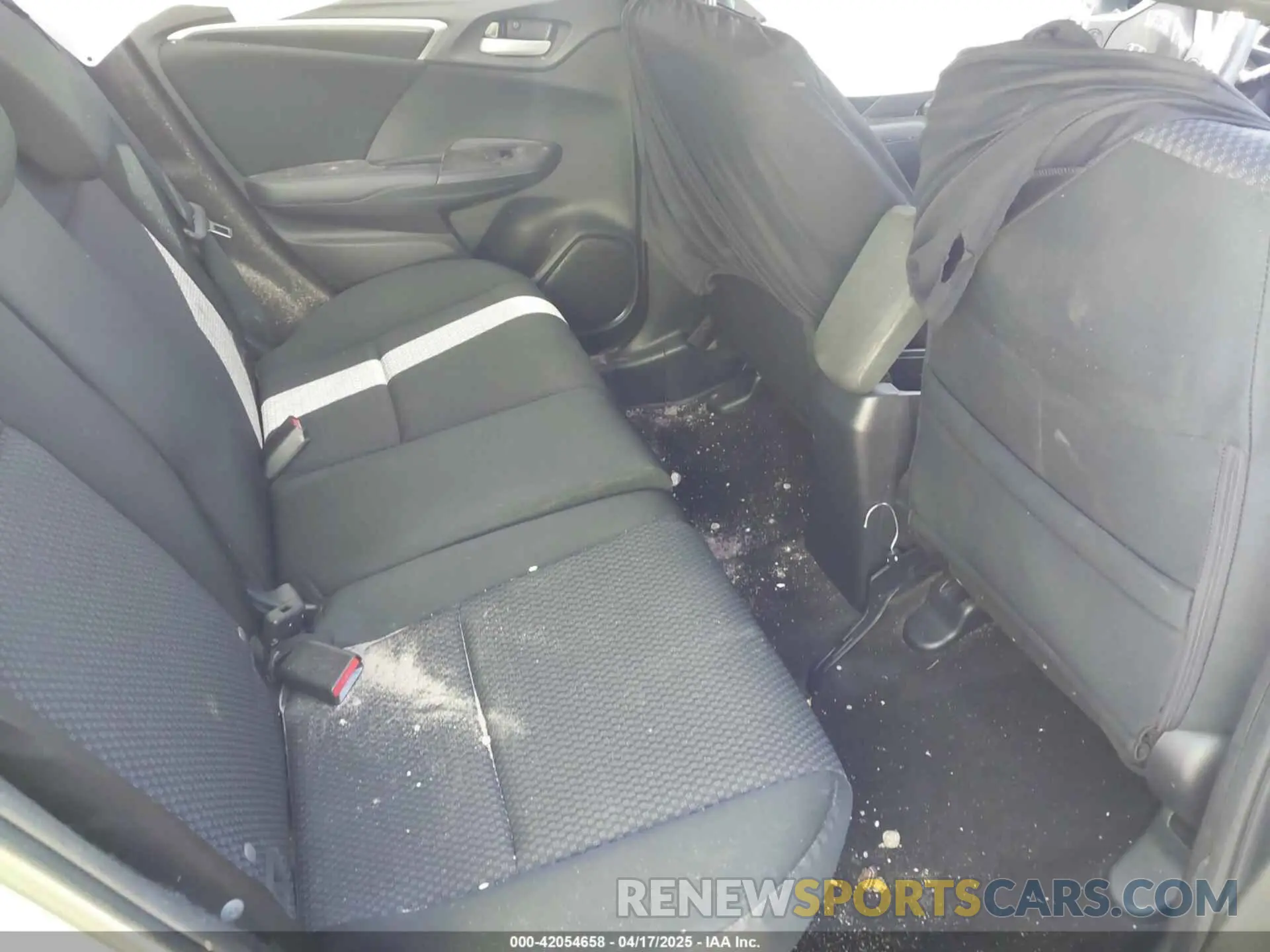 8 fotografías del automóvil dañado 3HGGK5H48LM732408 HONDA FIT 2020