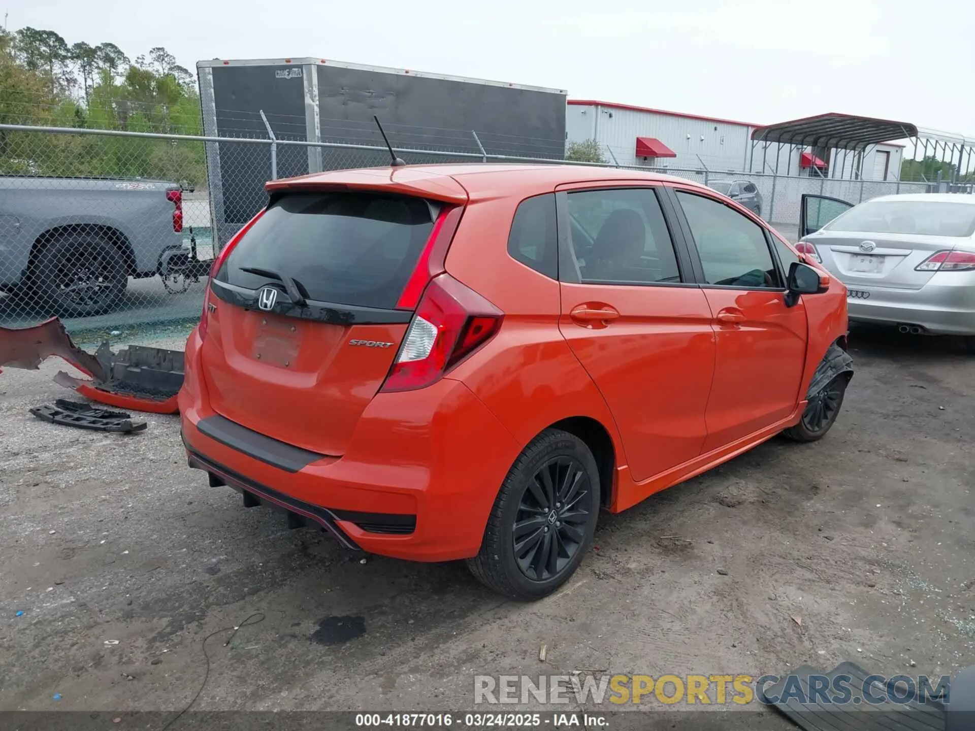 4 fotografías del automóvil dañado 3HGGK5H68LM726836 HONDA FIT 2020