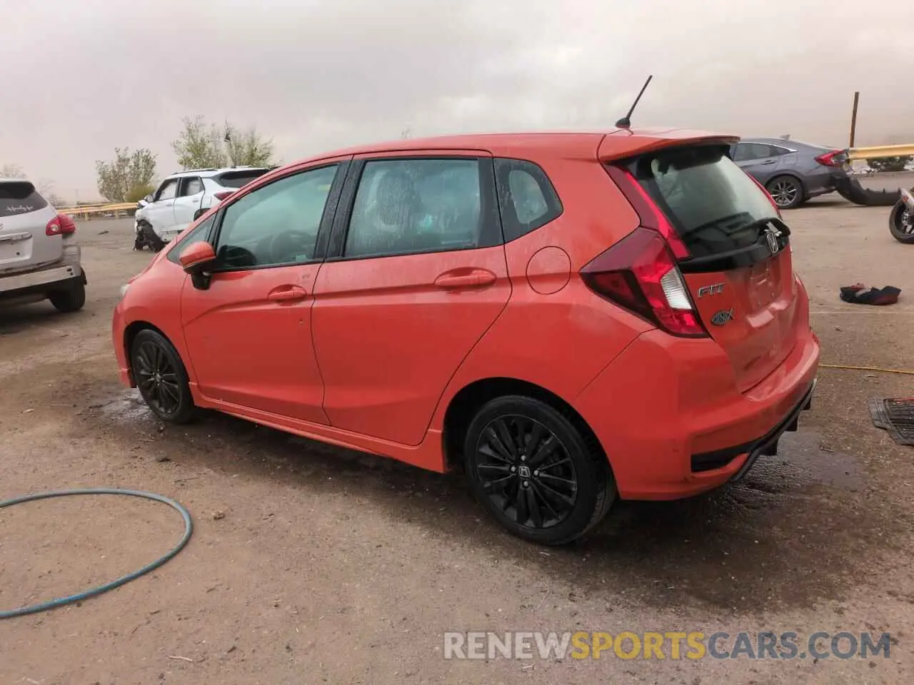 2 fotografías del automóvil dañado 3HGGK5H6XLM726840 HONDA FIT 2020