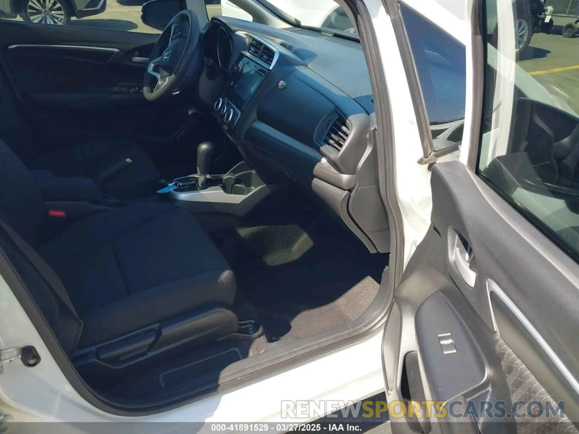 5 fotografías del automóvil dañado 3HGGK5H80LM713628 HONDA FIT 2020