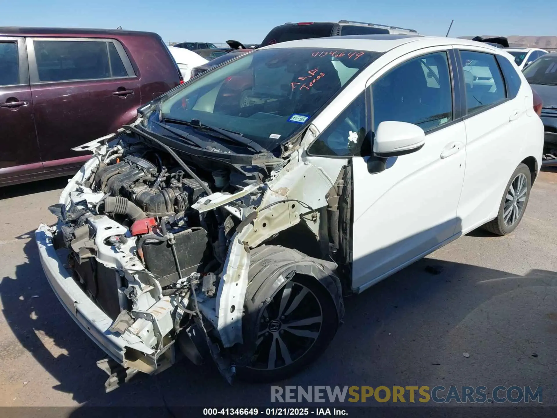2 fotografías del automóvil dañado 3HGGK5H82LM703165 HONDA FIT 2020