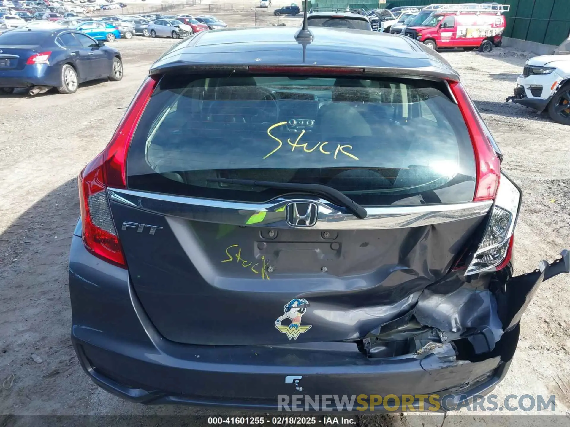 16 fotografías del automóvil dañado 3HGGK5H83LM712957 HONDA FIT 2020