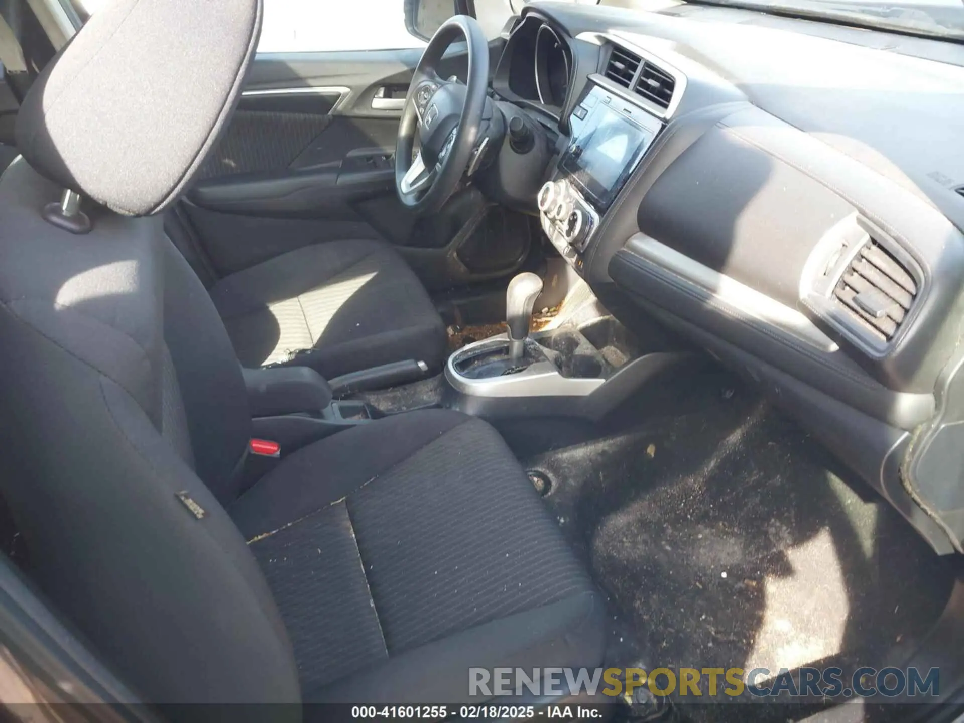 5 fotografías del automóvil dañado 3HGGK5H83LM712957 HONDA FIT 2020