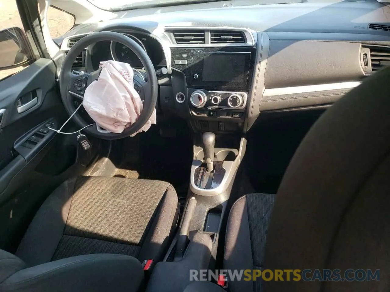 8 fotografías del automóvil dañado 3HGGK5H84LM733705 HONDA FIT 2020